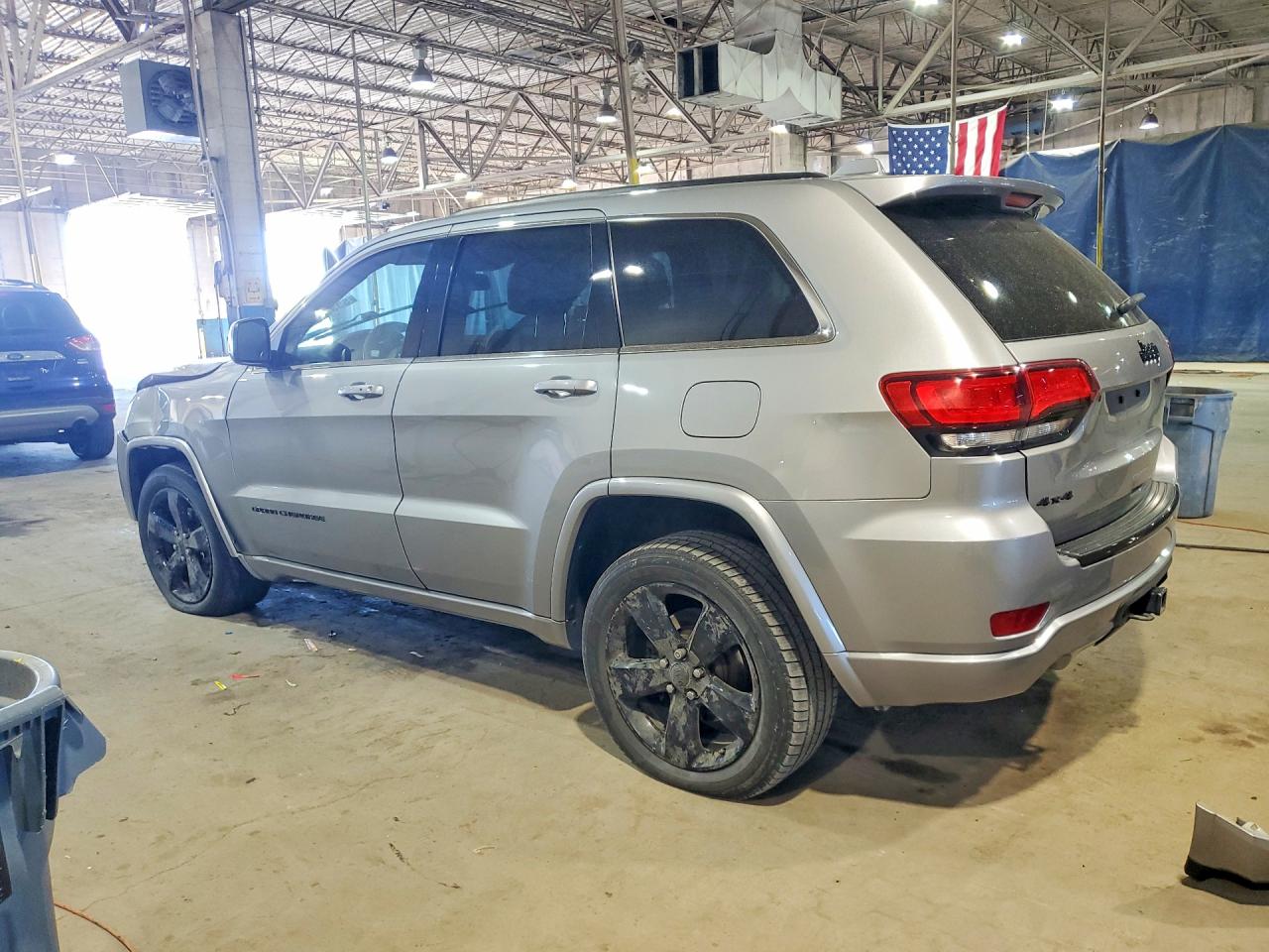 2015 Jeep Grand Cherokee Laredo Silver vin: 1C4RJFAGXFC186933