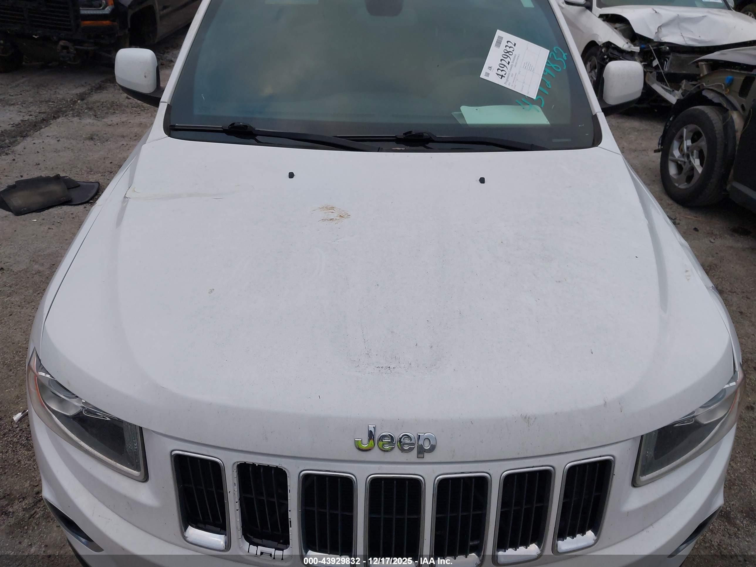 2015 Jeep Grand Cherokee Laredo White vin: 1C4RJFAGXFC204928