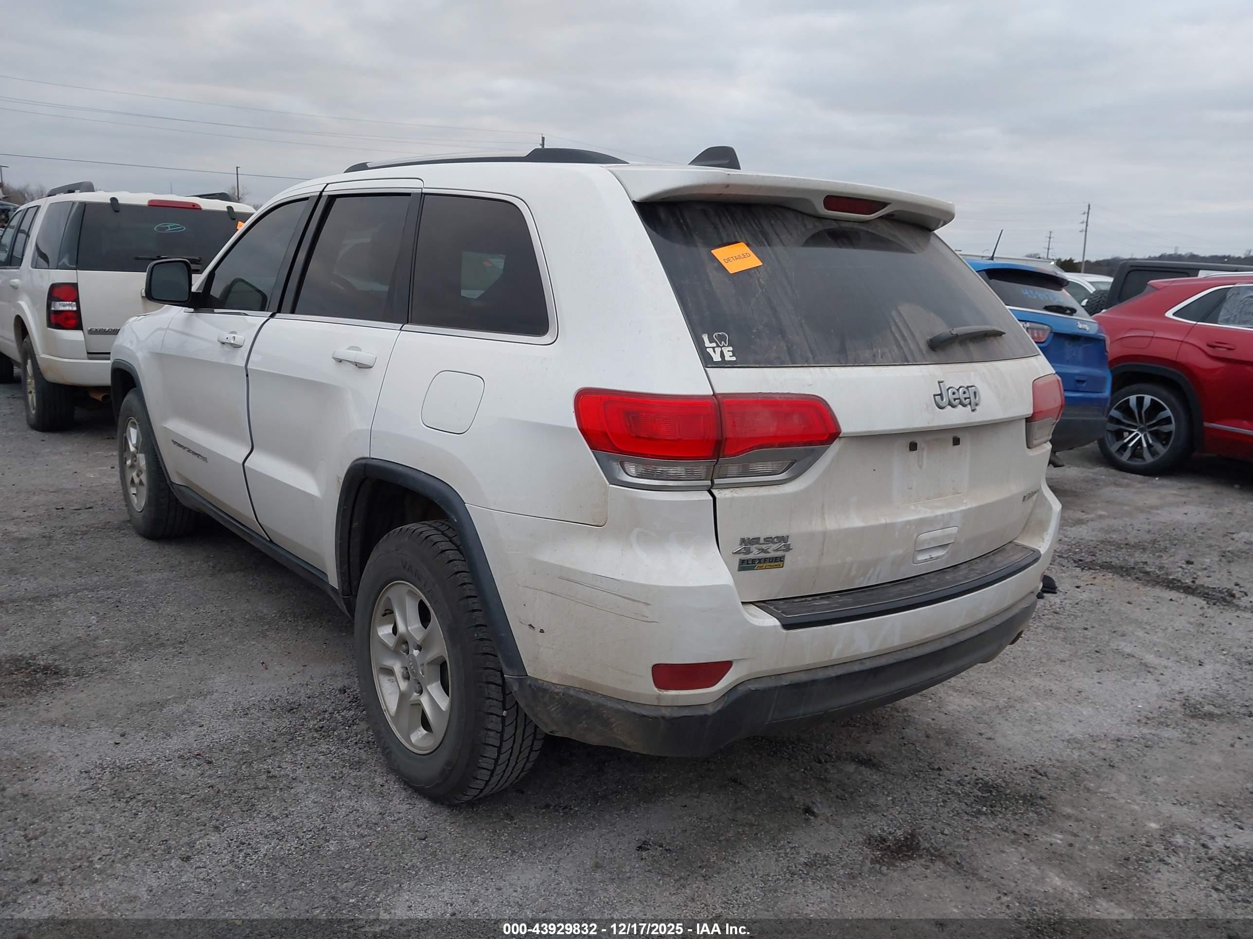 2015 Jeep Grand Cherokee Laredo White vin: 1C4RJFAGXFC204928