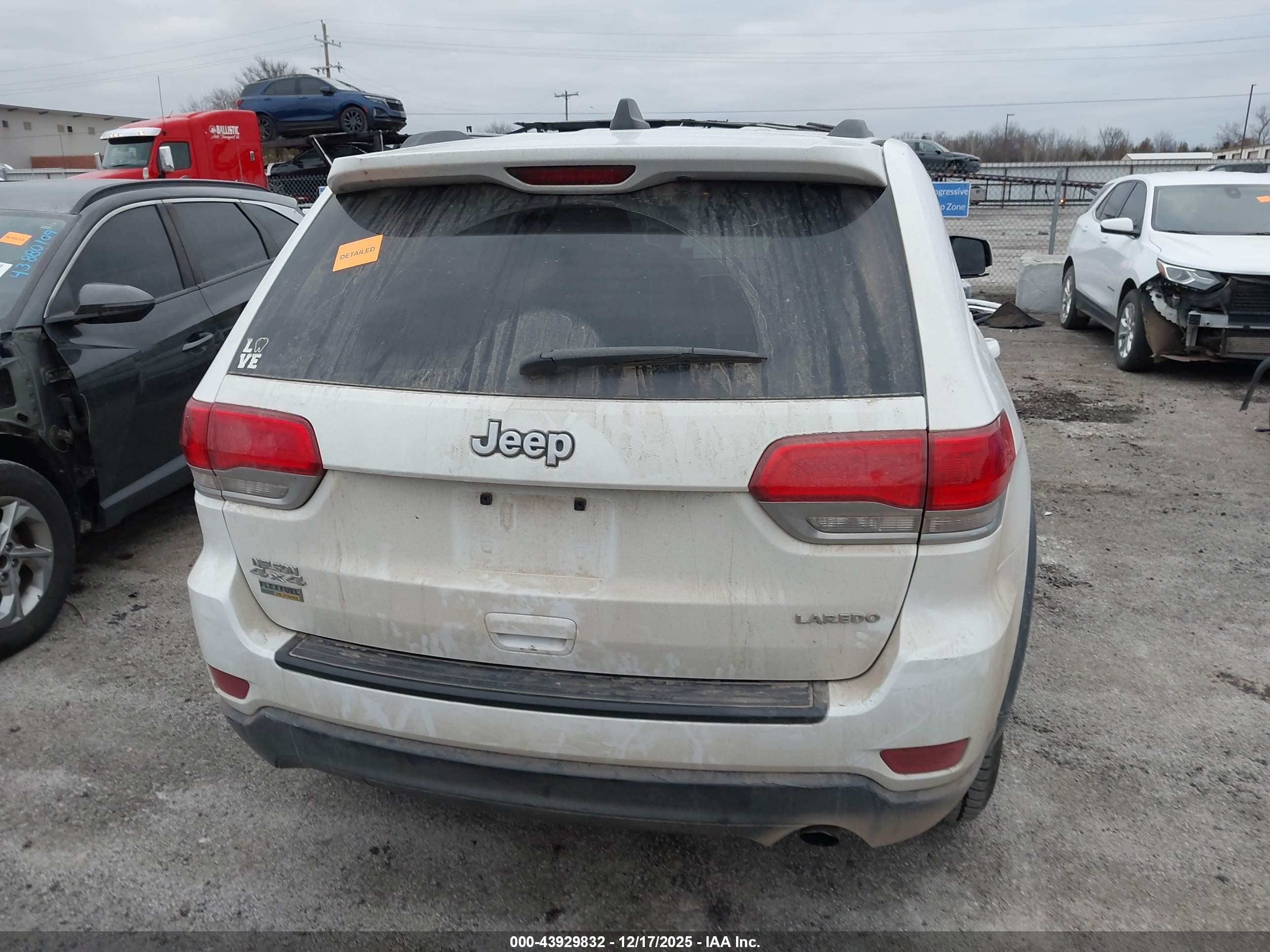 2015 Jeep Grand Cherokee Laredo White vin: 1C4RJFAGXFC204928