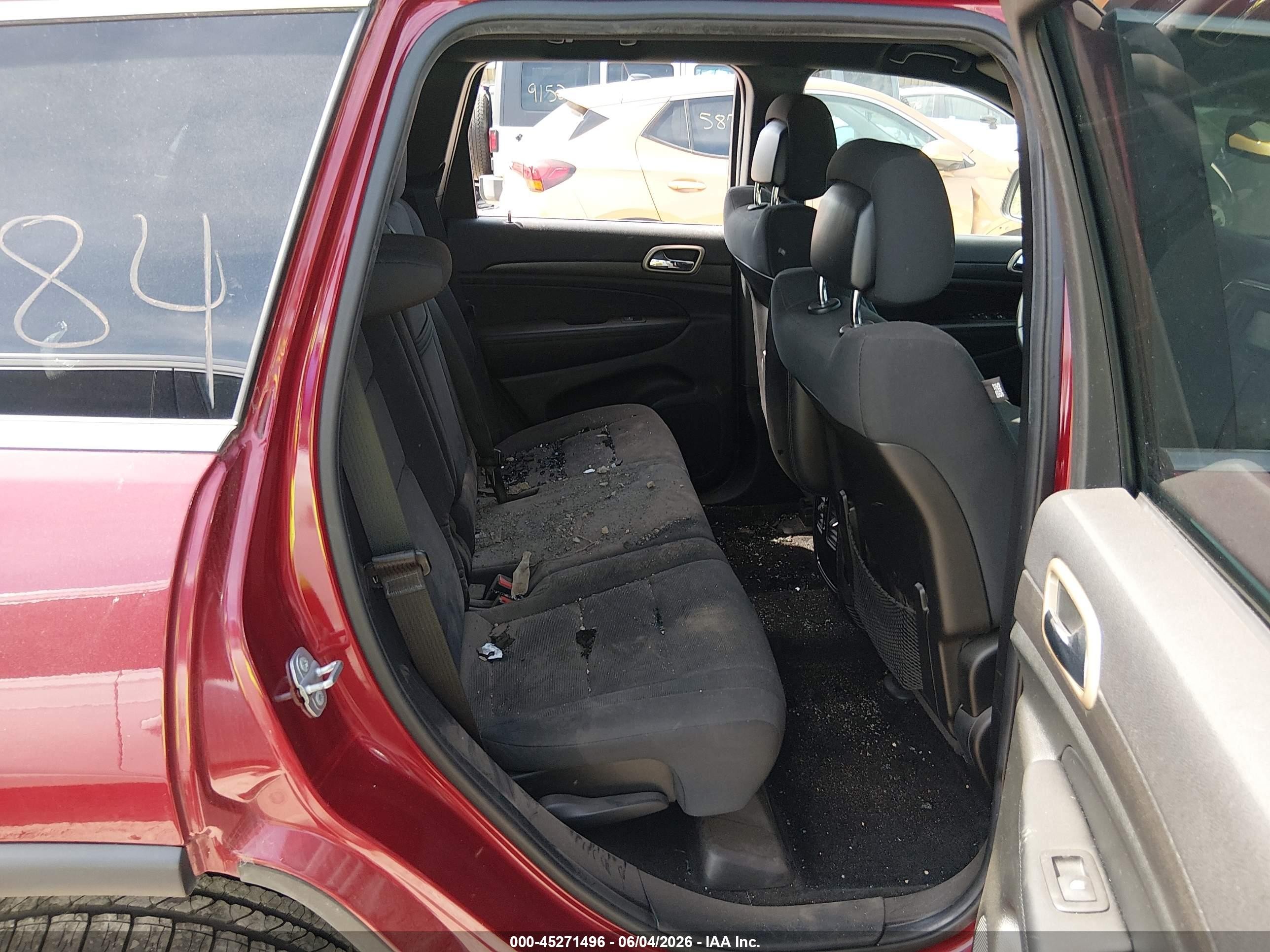 2015 Jeep Grand Cherokee Laredo Red vin: 1C4RJFAGXFC681911
