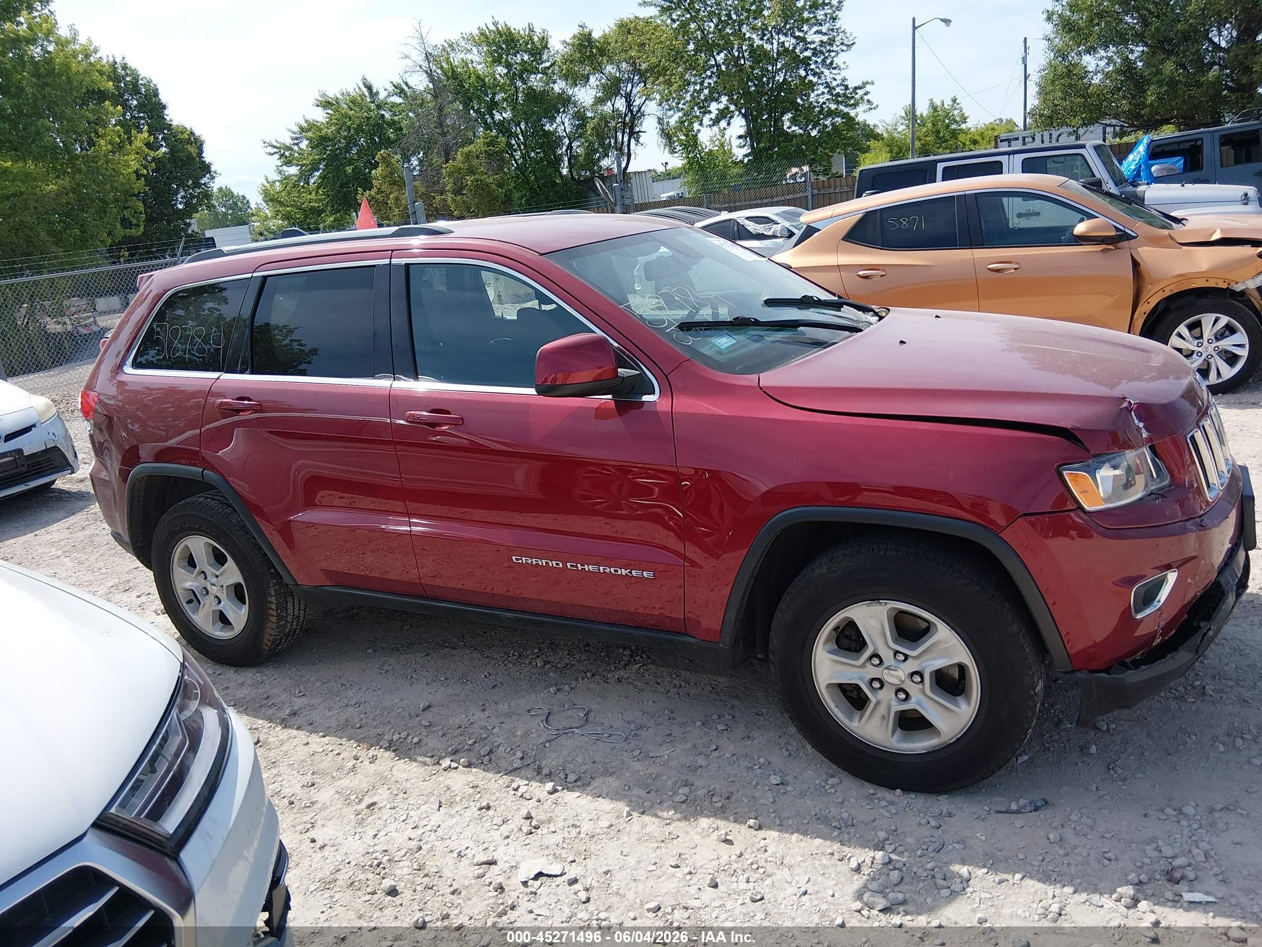 2015 Jeep Grand Cherokee Laredo Red vin: 1C4RJFAGXFC681911