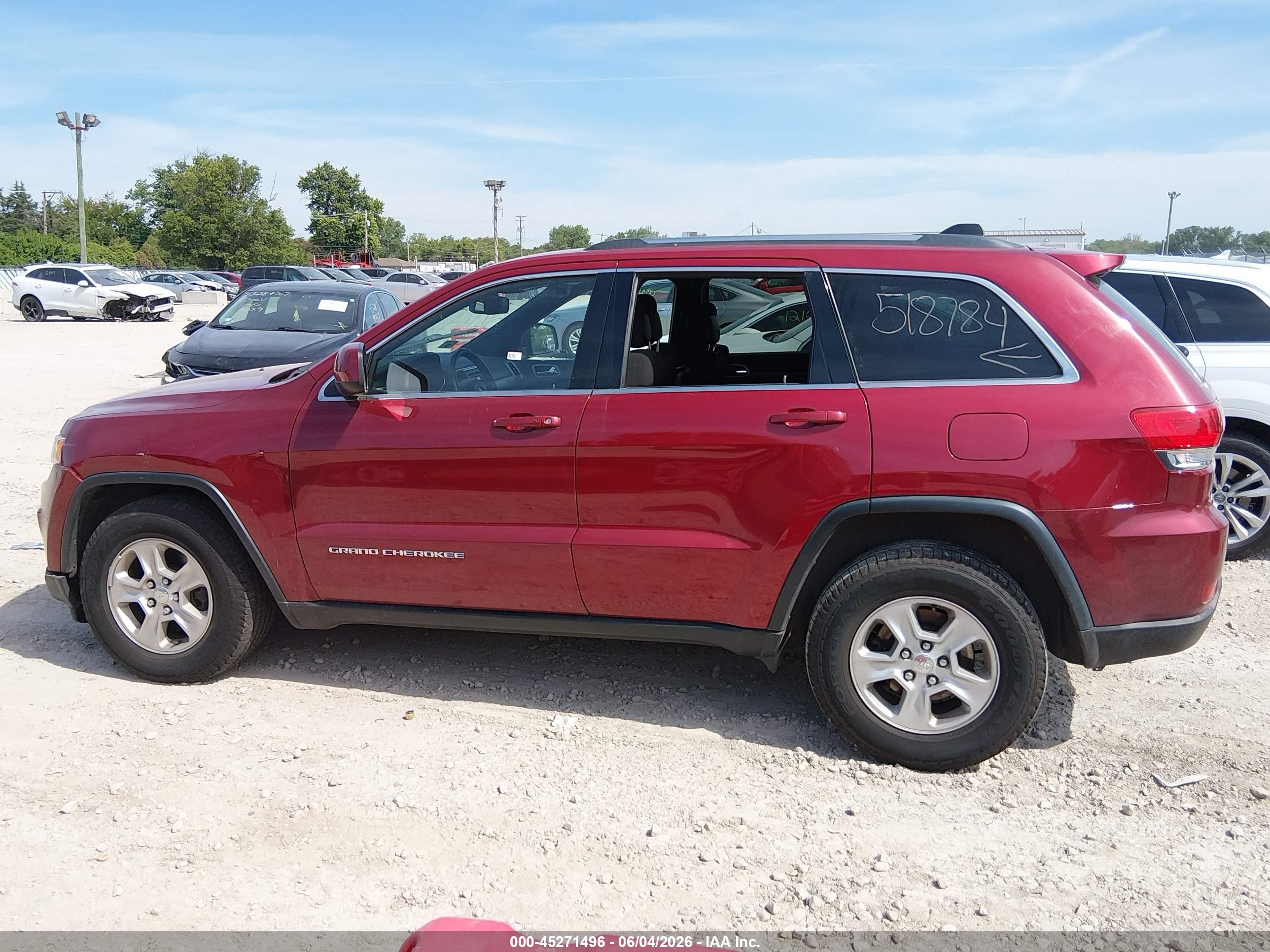 2015 Jeep Grand Cherokee Laredo Red vin: 1C4RJFAGXFC681911