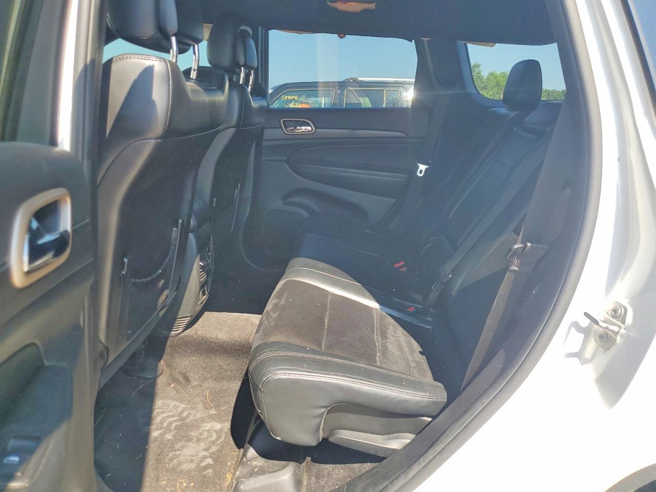 2015 Jeep Grand Cherokee Laredo White vin: 1C4RJFAGXFC742528