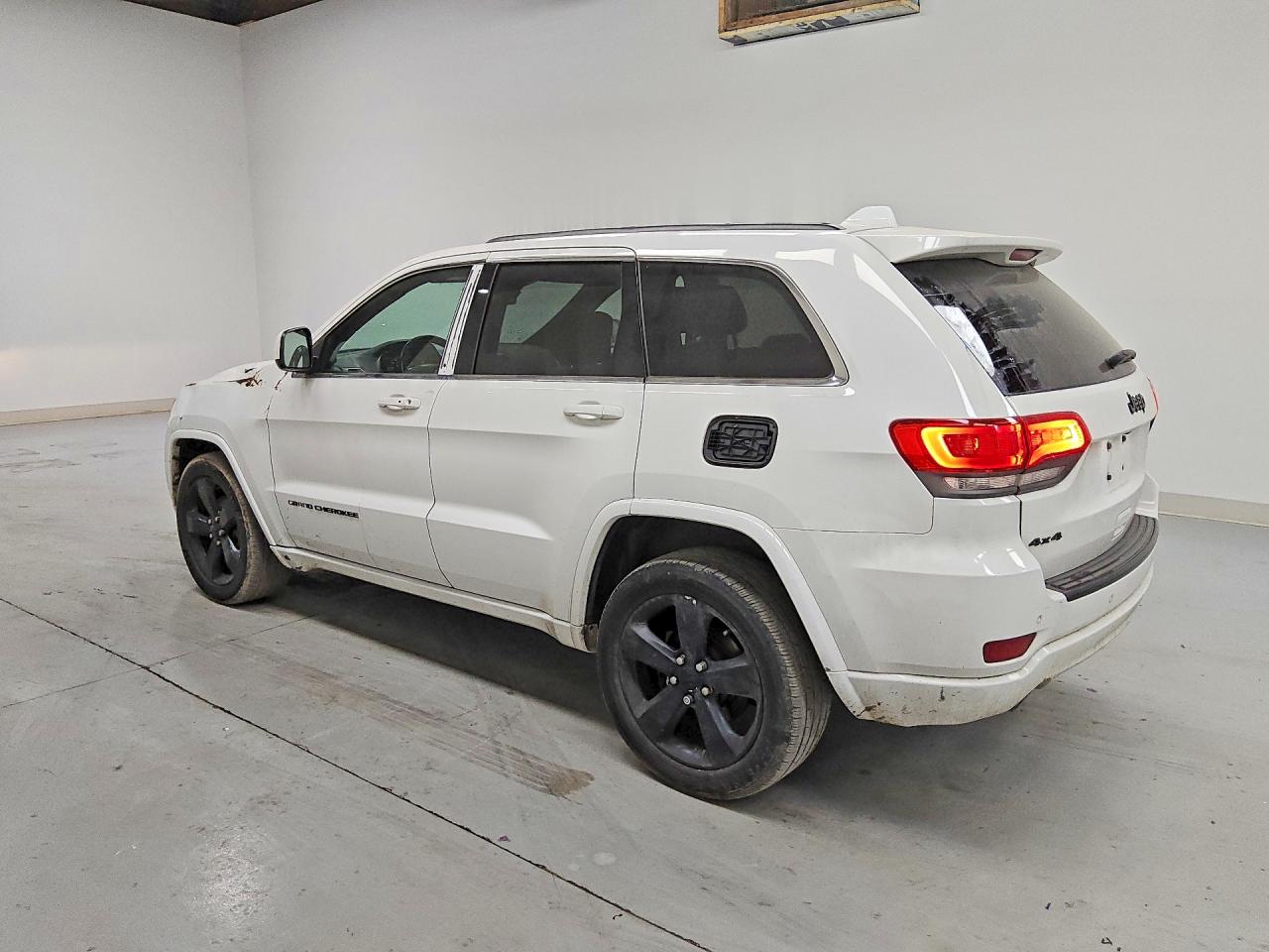 2015 Jeep Grand Cherokee Laredo White vin: 1C4RJFAGXFC786285