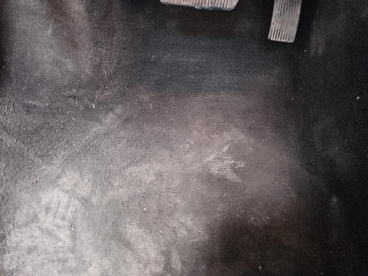 2015 Jeep Grand Cherokee Laredo White vin: 1C4RJFAGXFC786285 Damage: Left Front Carpet, Worn, Replacement Required