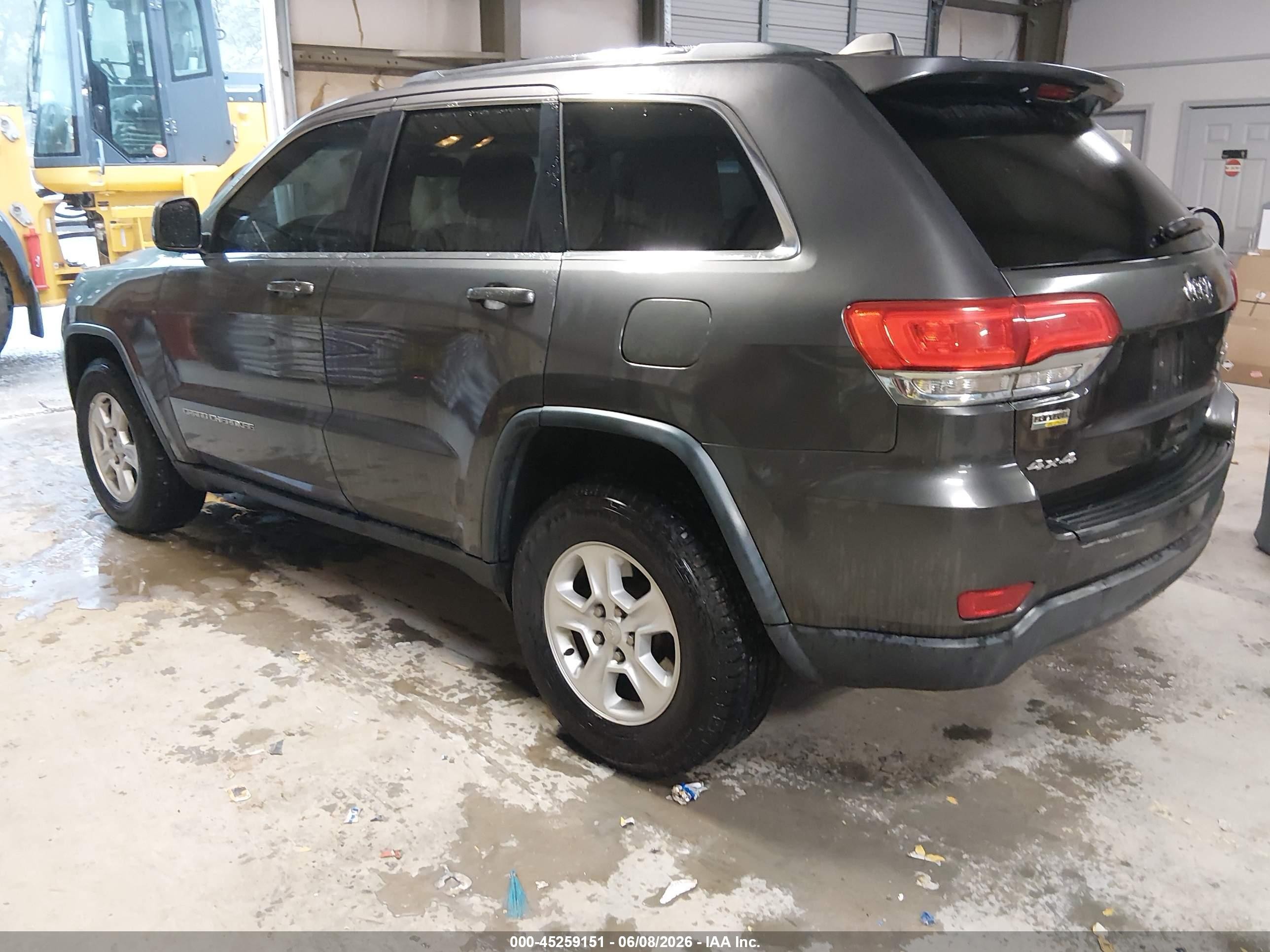 2015 Jeep Grand Cherokee Laredo Gray vin: 1C4RJFAGXFC798002