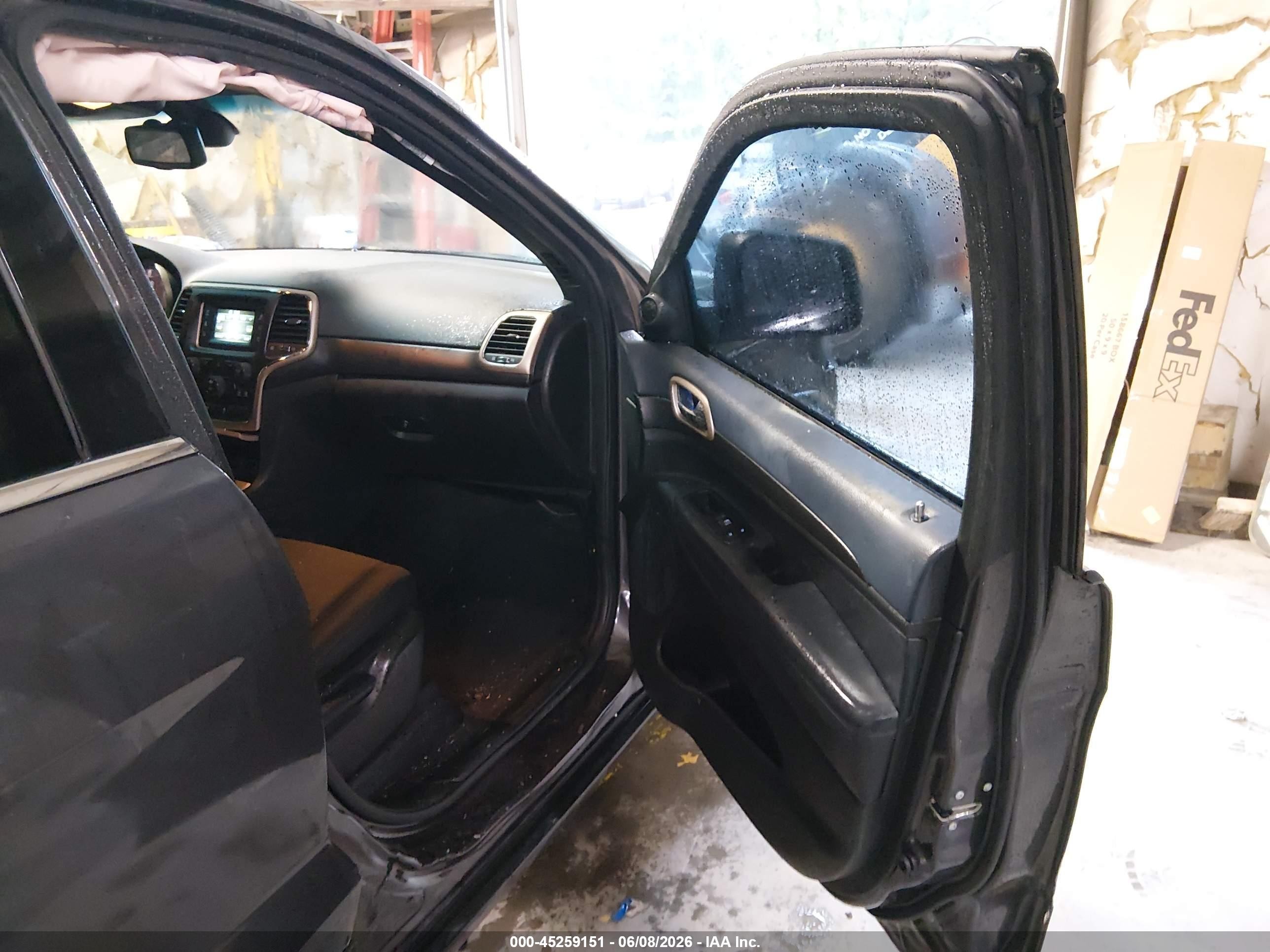 2015 Jeep Grand Cherokee Laredo Gray vin: 1C4RJFAGXFC798002