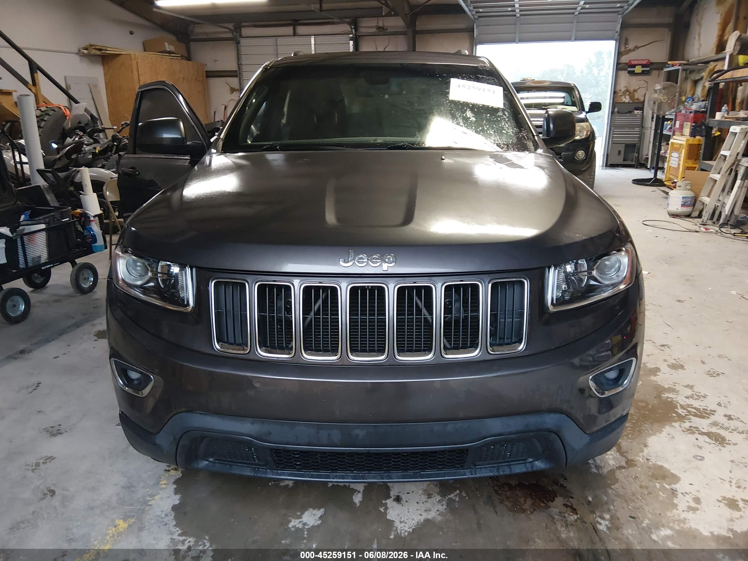 2015 Jeep Grand Cherokee Laredo Gray vin: 1C4RJFAGXFC798002