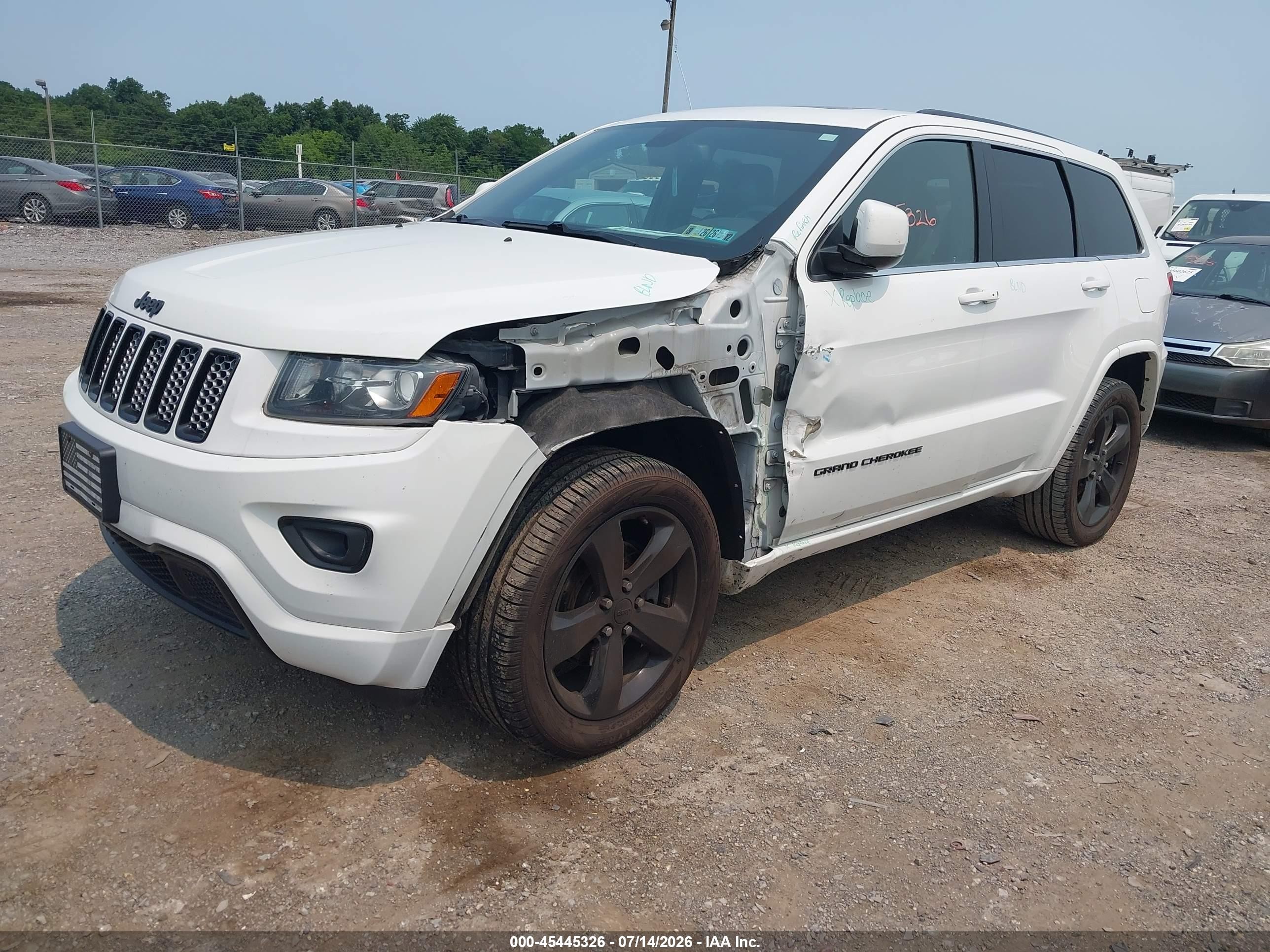 2015 Jeep Grand Cherokee Altitude Белый vin: 1C4RJFAGXFC803635