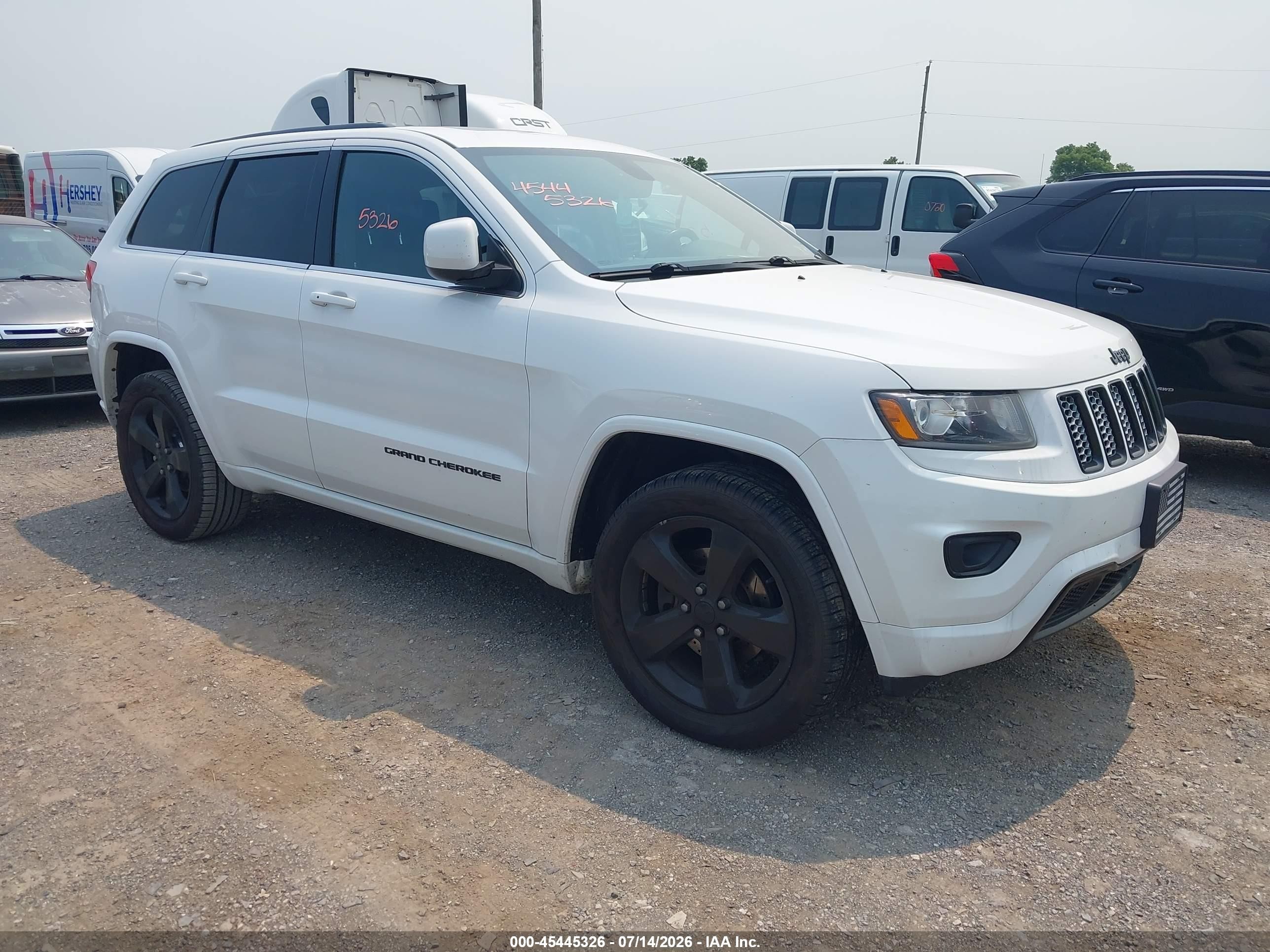 2015 Jeep Grand Cherokee Altitude Белый vin: 1C4RJFAGXFC803635