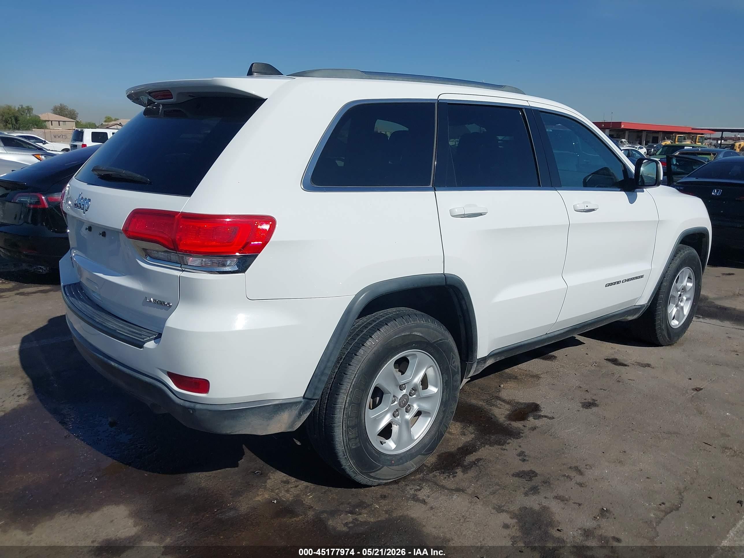 2015 Jeep Grand Cherokee Laredo White vin: 1C4RJFAGXFC833248