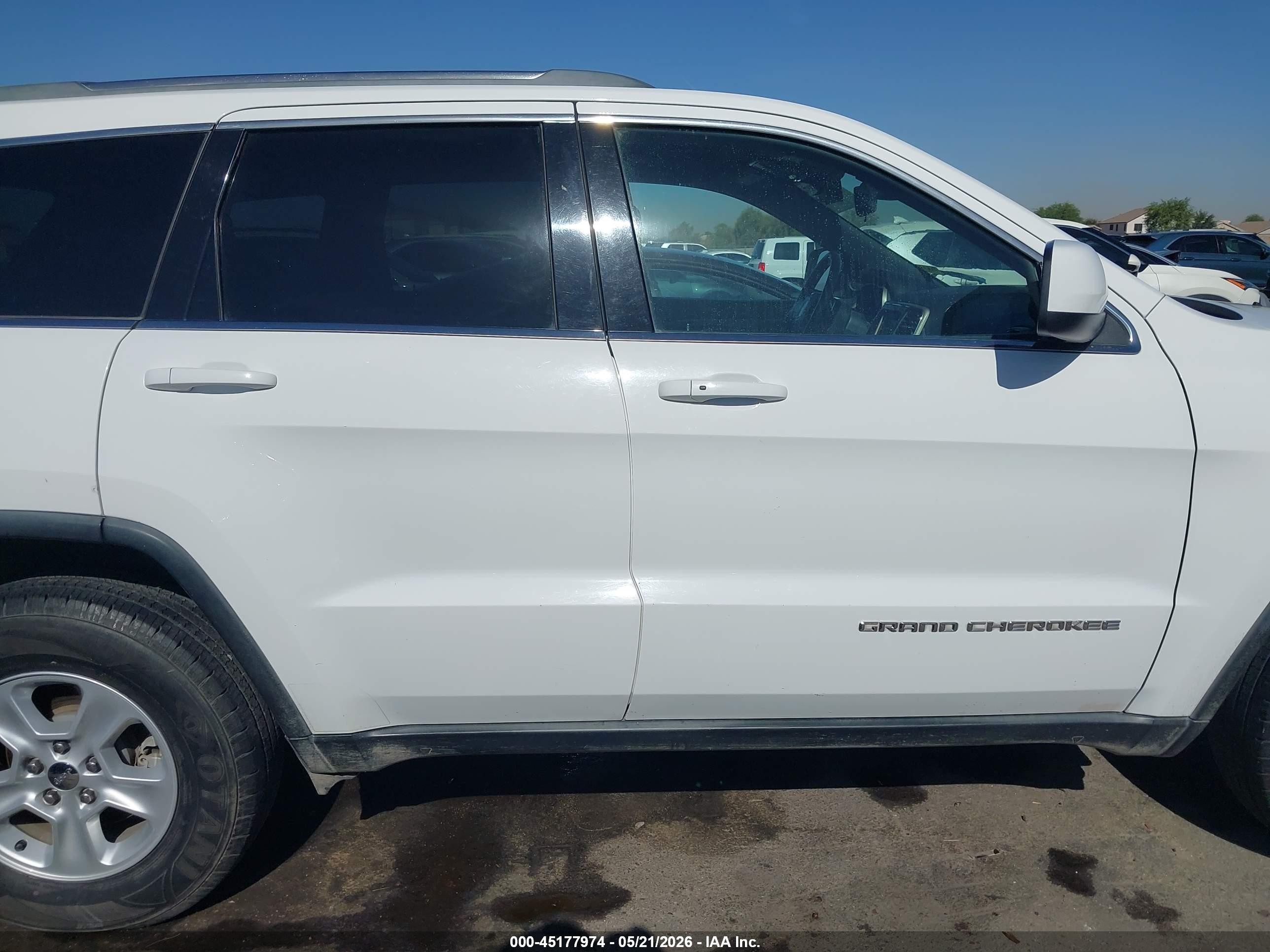 2015 Jeep Grand Cherokee Laredo White vin: 1C4RJFAGXFC833248