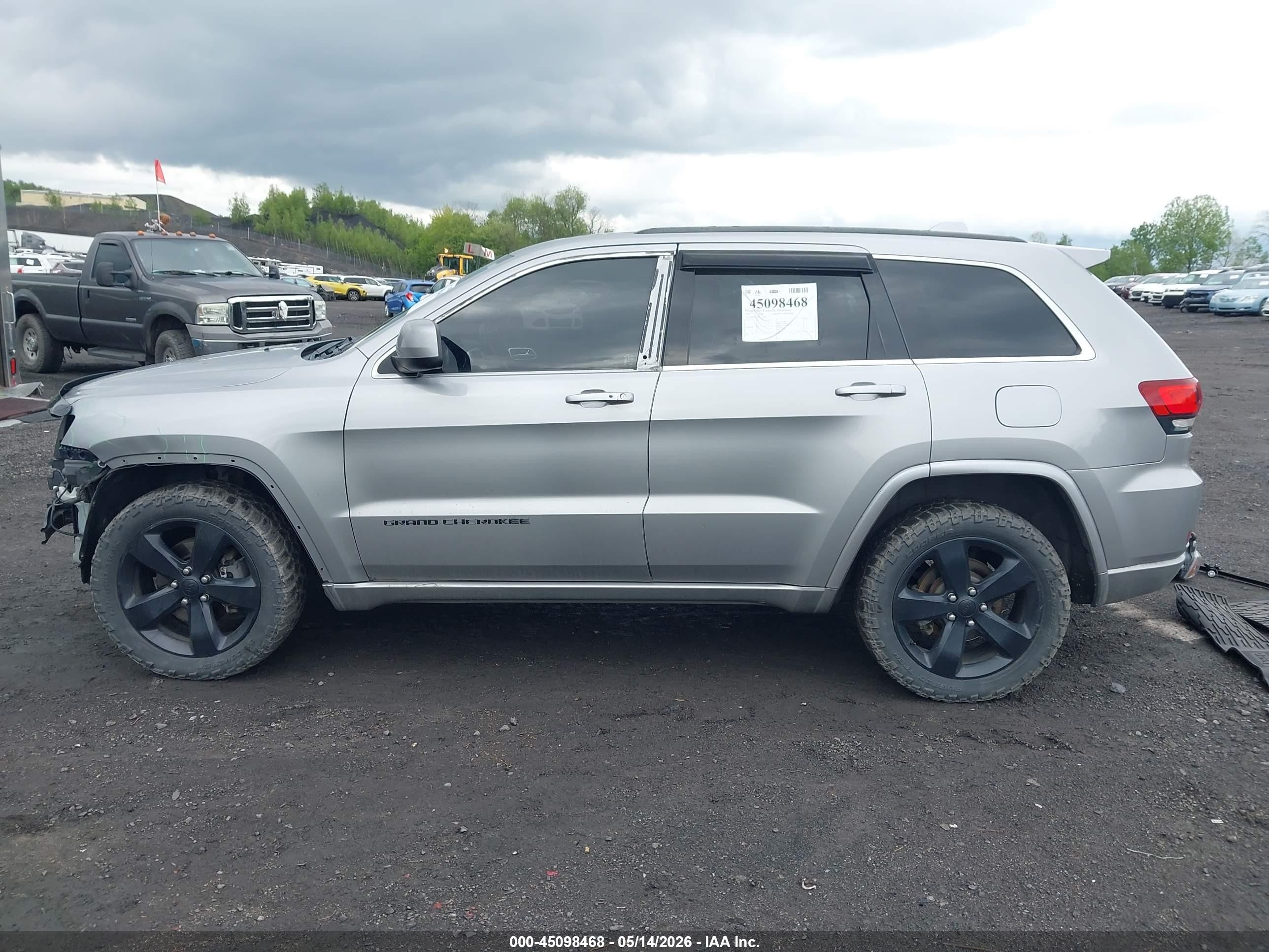 2015 Jeep Grand Cherokee Altitude Silver vin: 1C4RJFAGXFC932250