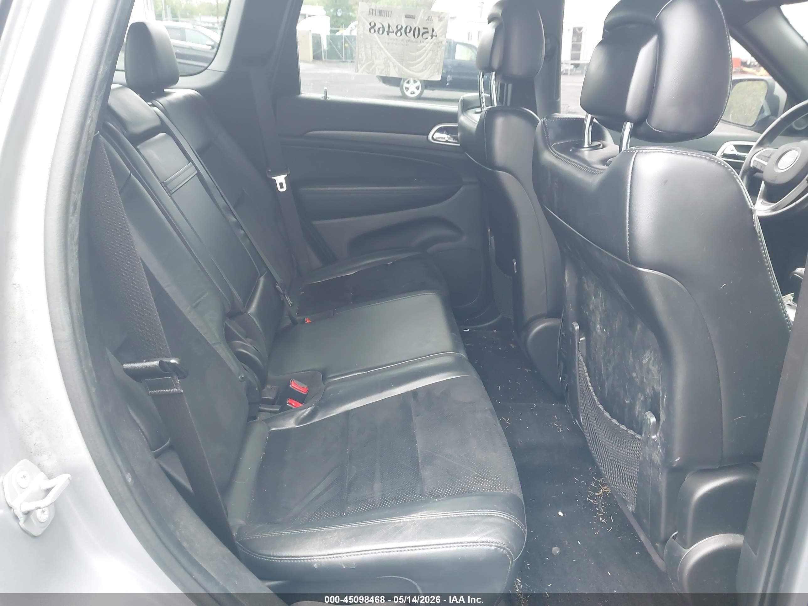 2015 Jeep Grand Cherokee Altitude Silver vin: 1C4RJFAGXFC932250