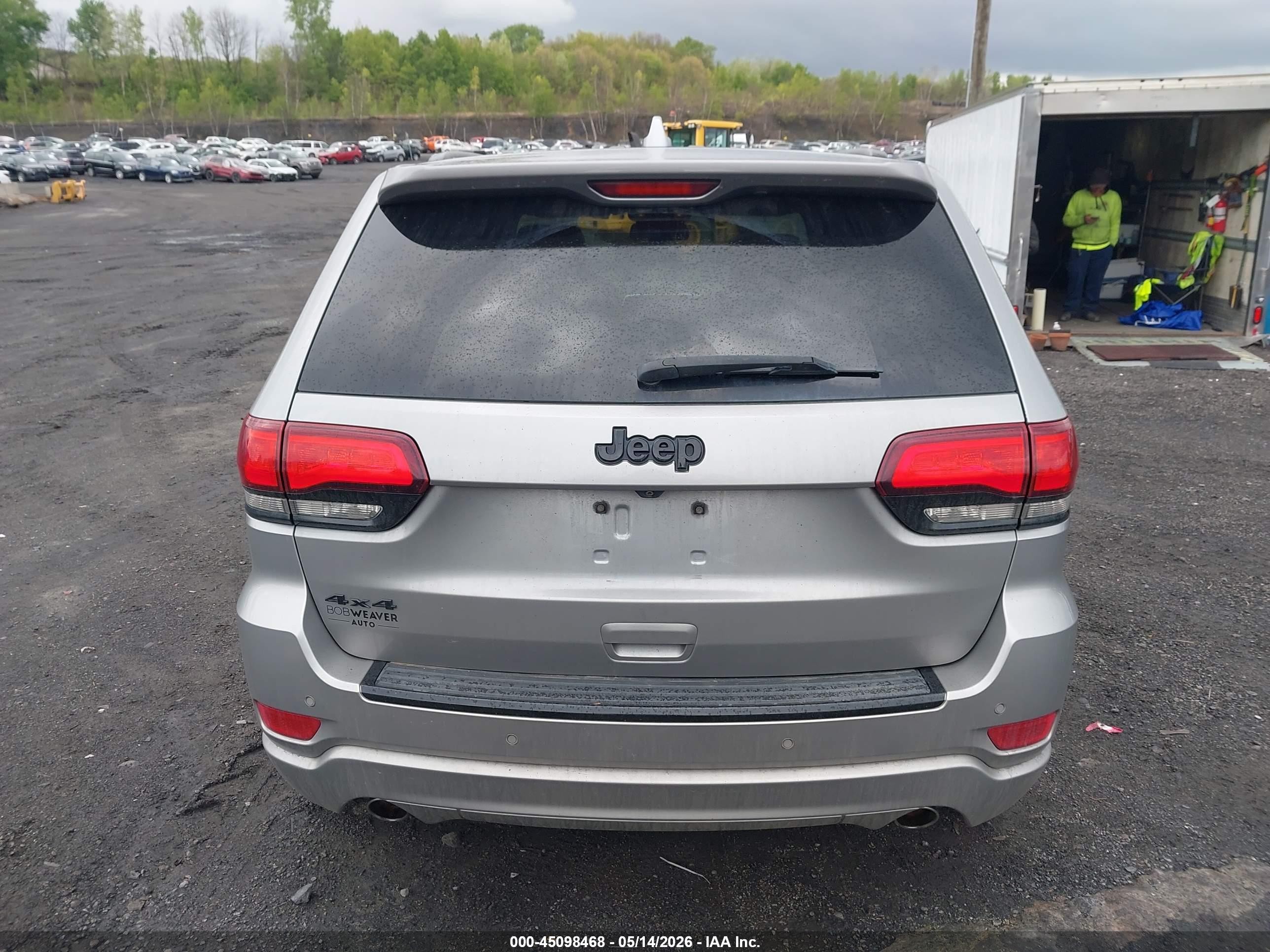 2015 Jeep Grand Cherokee Altitude Silver vin: 1C4RJFAGXFC932250