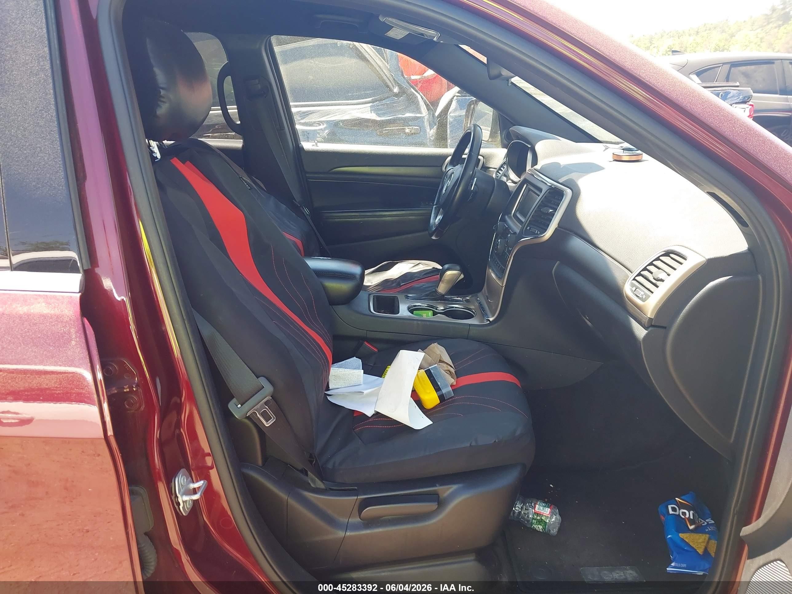 2016 Jeep Grand Cherokee Laredo Red vin: 1C4RJFAGXGC357696