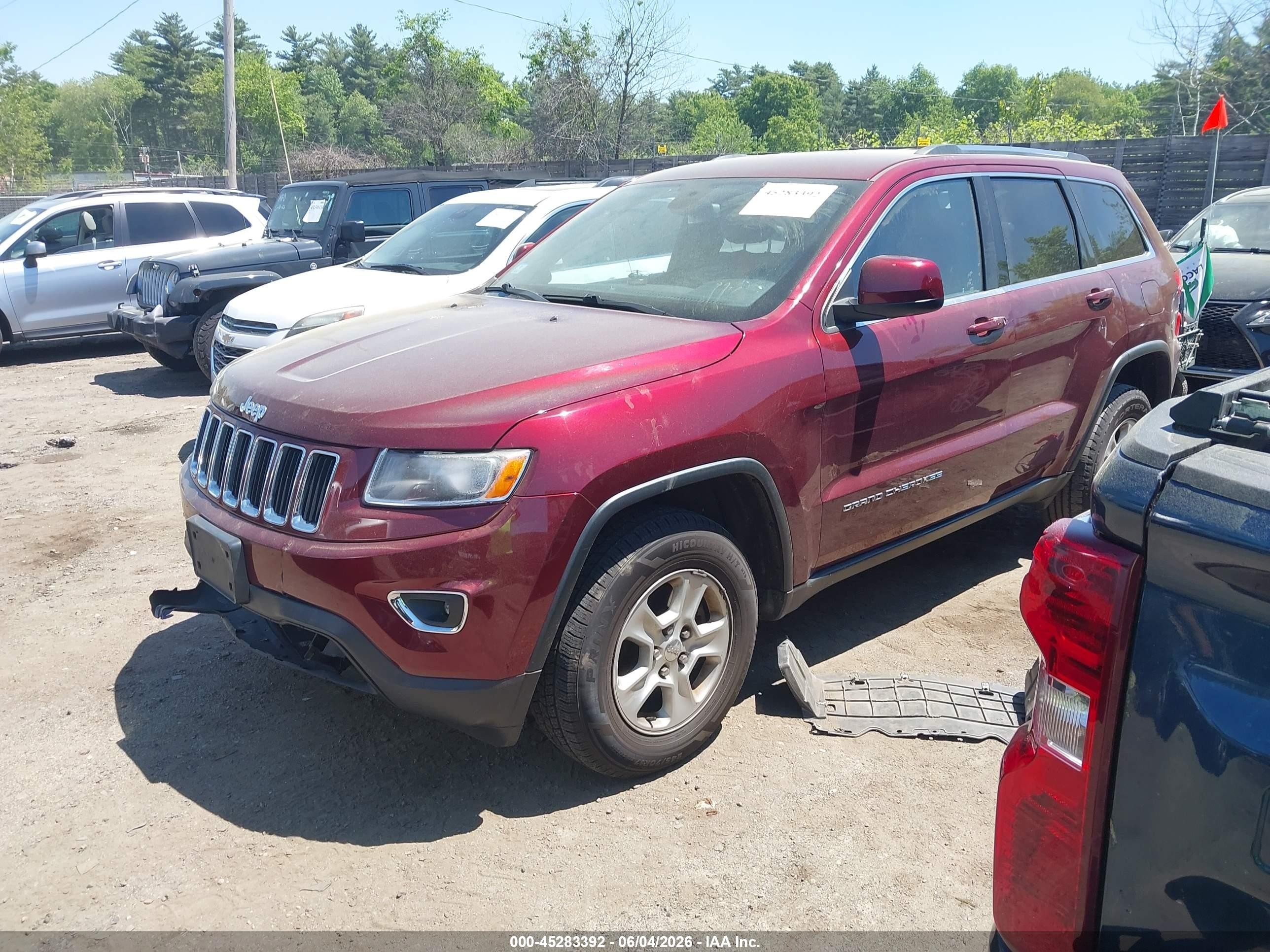 2016 Jeep Grand Cherokee Laredo Red vin: 1C4RJFAGXGC357696
