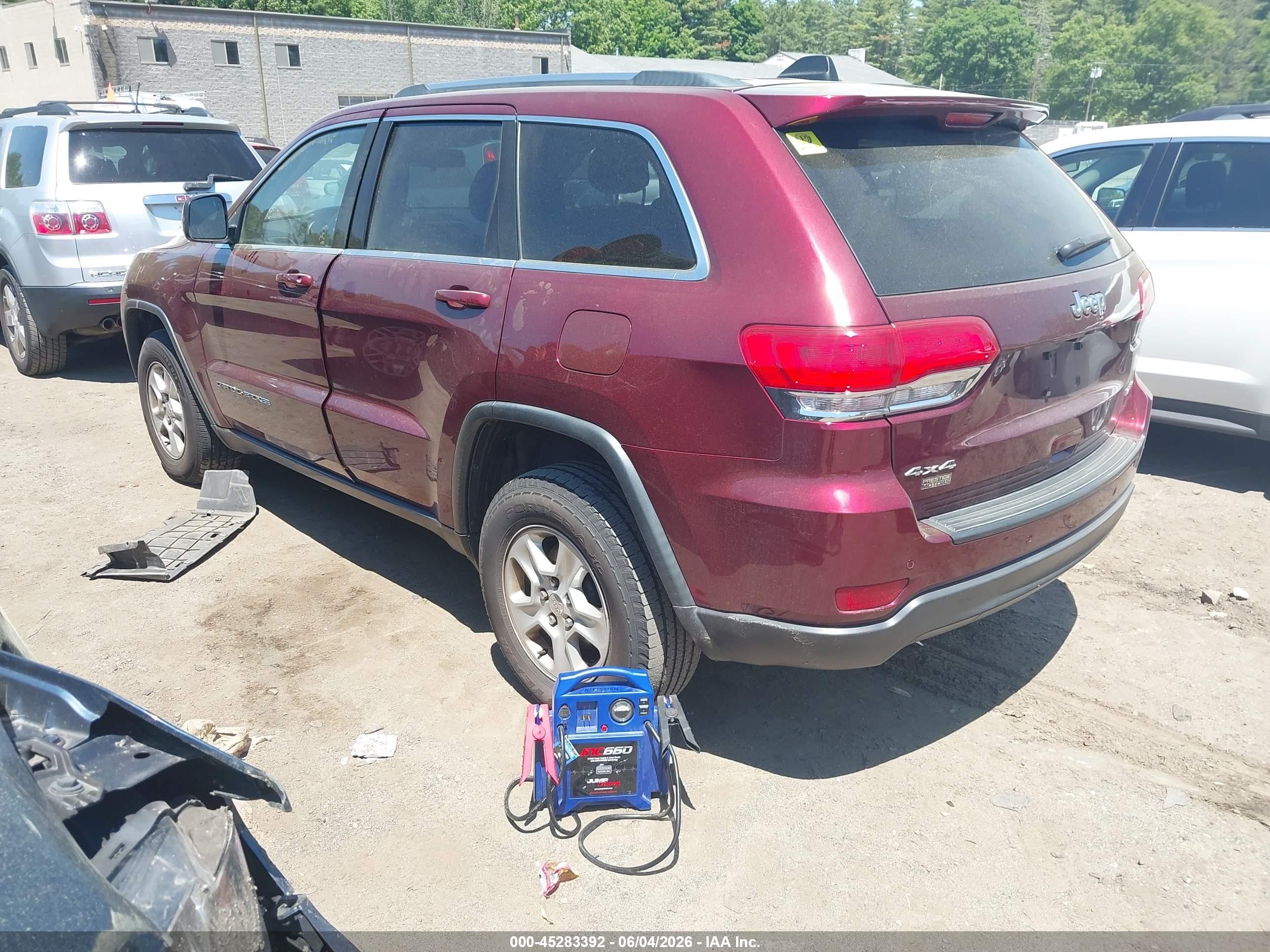 2016 Jeep Grand Cherokee Laredo Red vin: 1C4RJFAGXGC357696