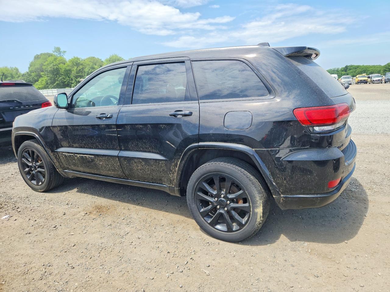 2017 Jeep Grand Cherokee Laredo Черный vin: 1C4RJFAGXHC714554