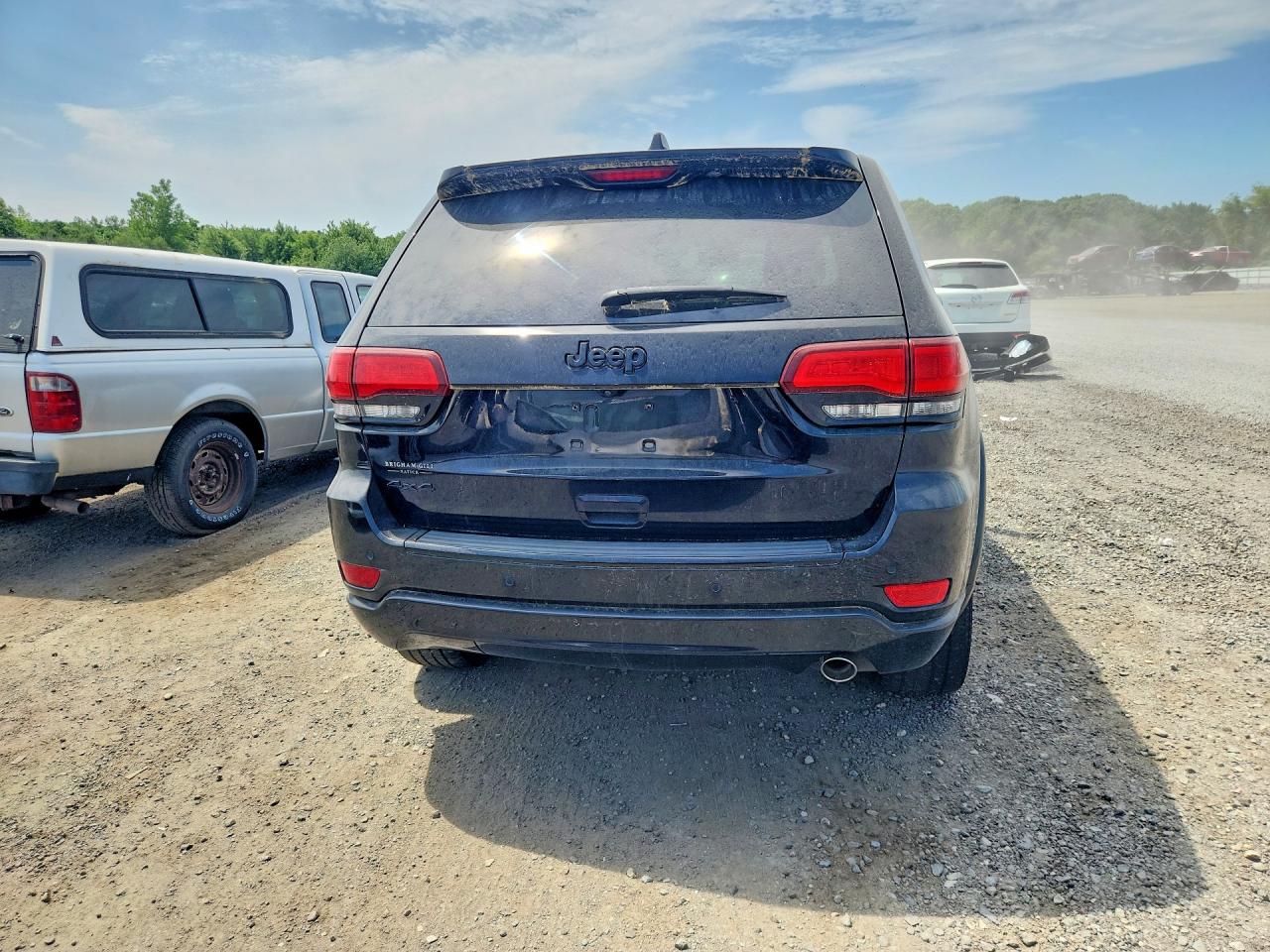 2017 Jeep Grand Cherokee Laredo Черный vin: 1C4RJFAGXHC714554