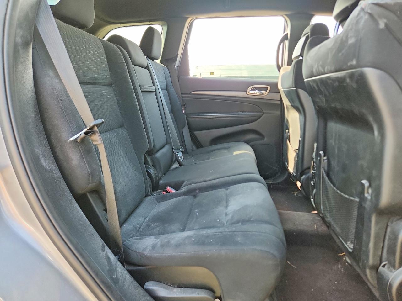 2017 Jeep Grand Cherokee Laredo Silver vin: 1C4RJFAGXHC913328