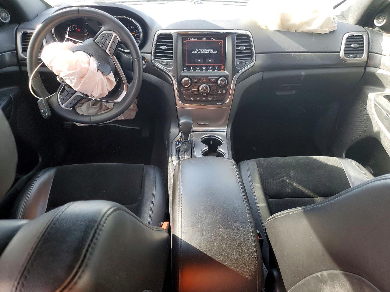 2018 Jeep Grand Cherokee Laredo Silver vin: 1C4RJFAGXJC170935