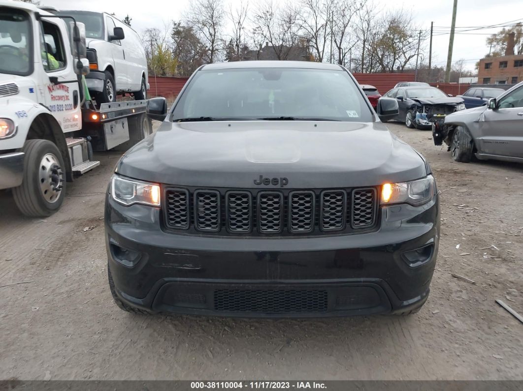 2018 Jeep Grand Cherokee Altitude 4x4 Black vin: 1C4RJFAGXJC286667