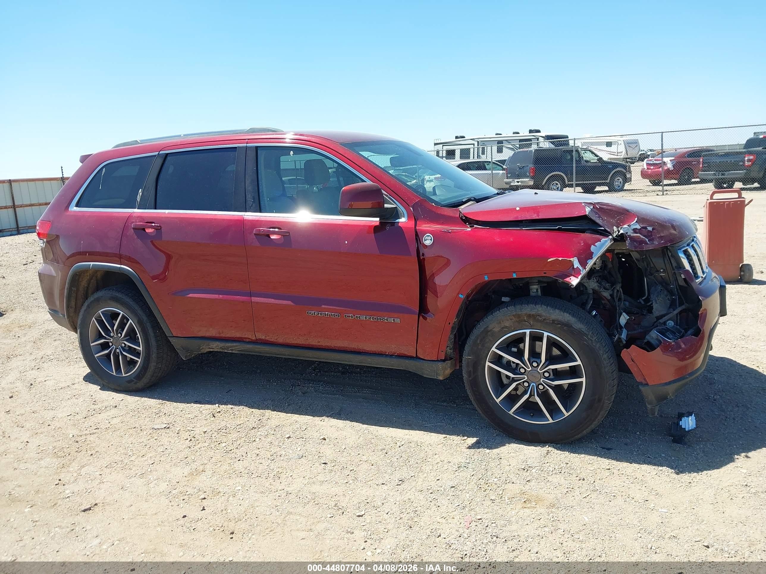 2019 Jeep Grand Cherokee Laredo E 4x4 Red vin: 1C4RJFAGXKC838072
