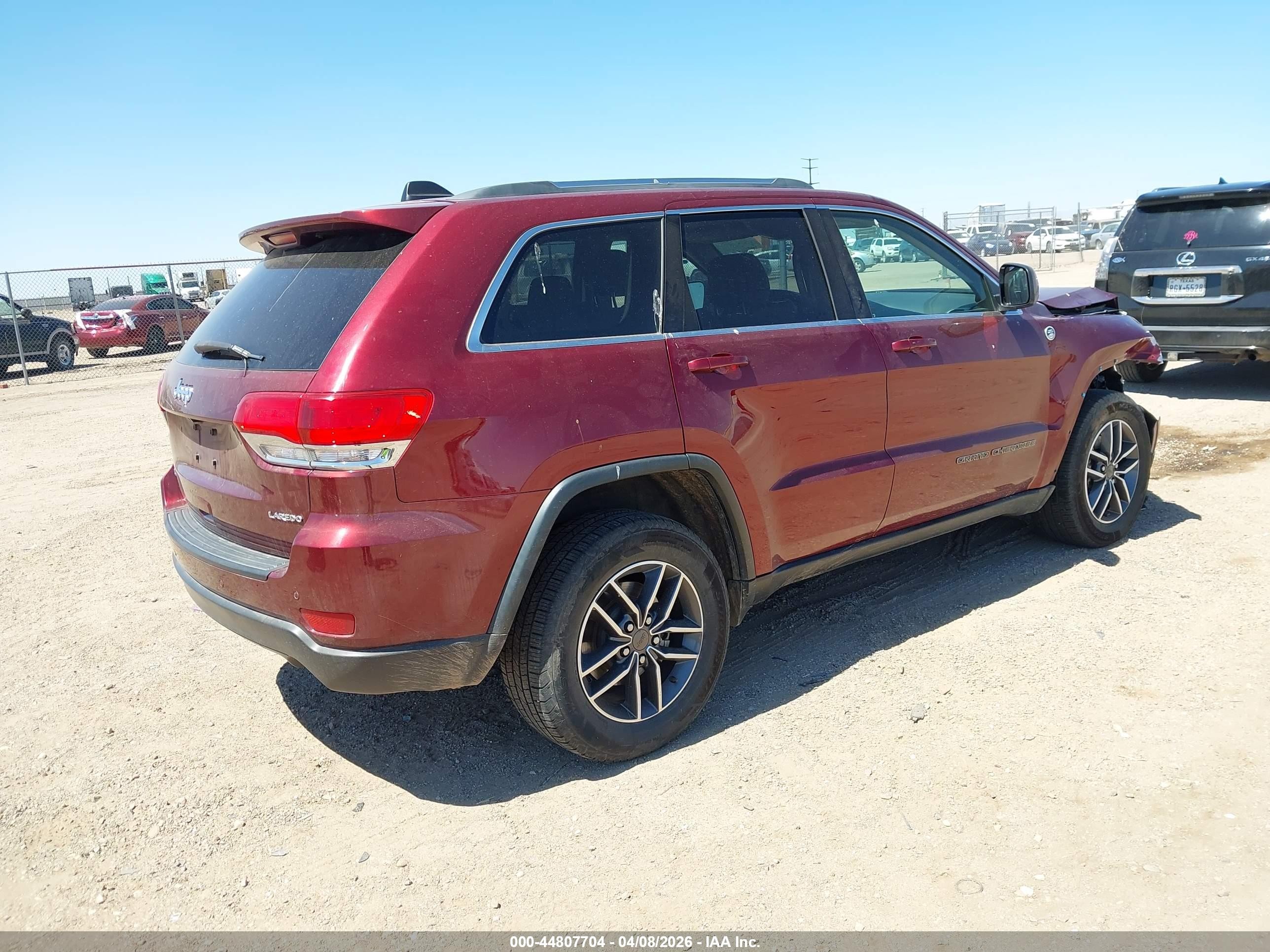 2019 Jeep Grand Cherokee Laredo E 4x4 Red vin: 1C4RJFAGXKC838072