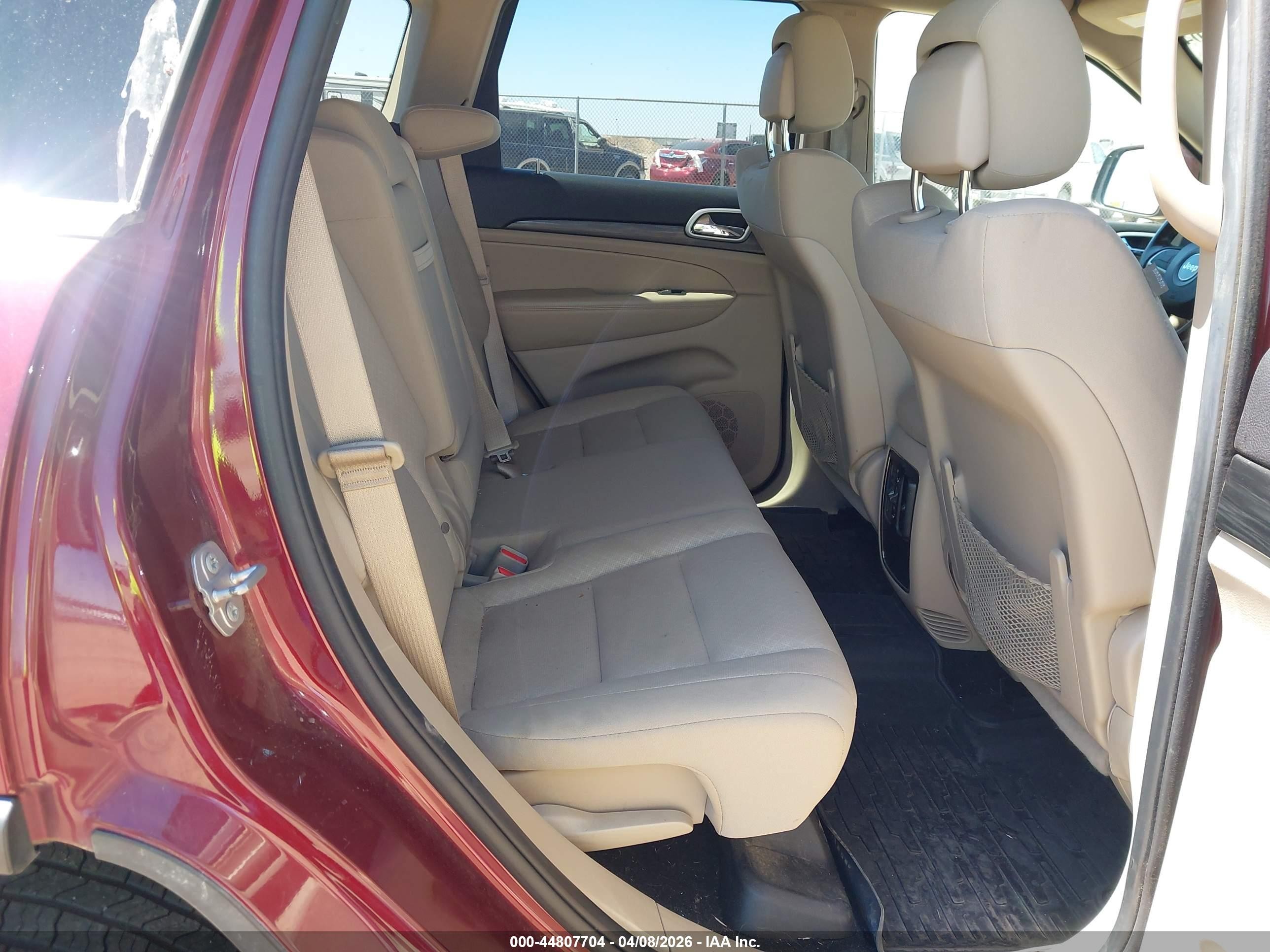 2019 Jeep Grand Cherokee Laredo E 4x4 Red vin: 1C4RJFAGXKC838072
