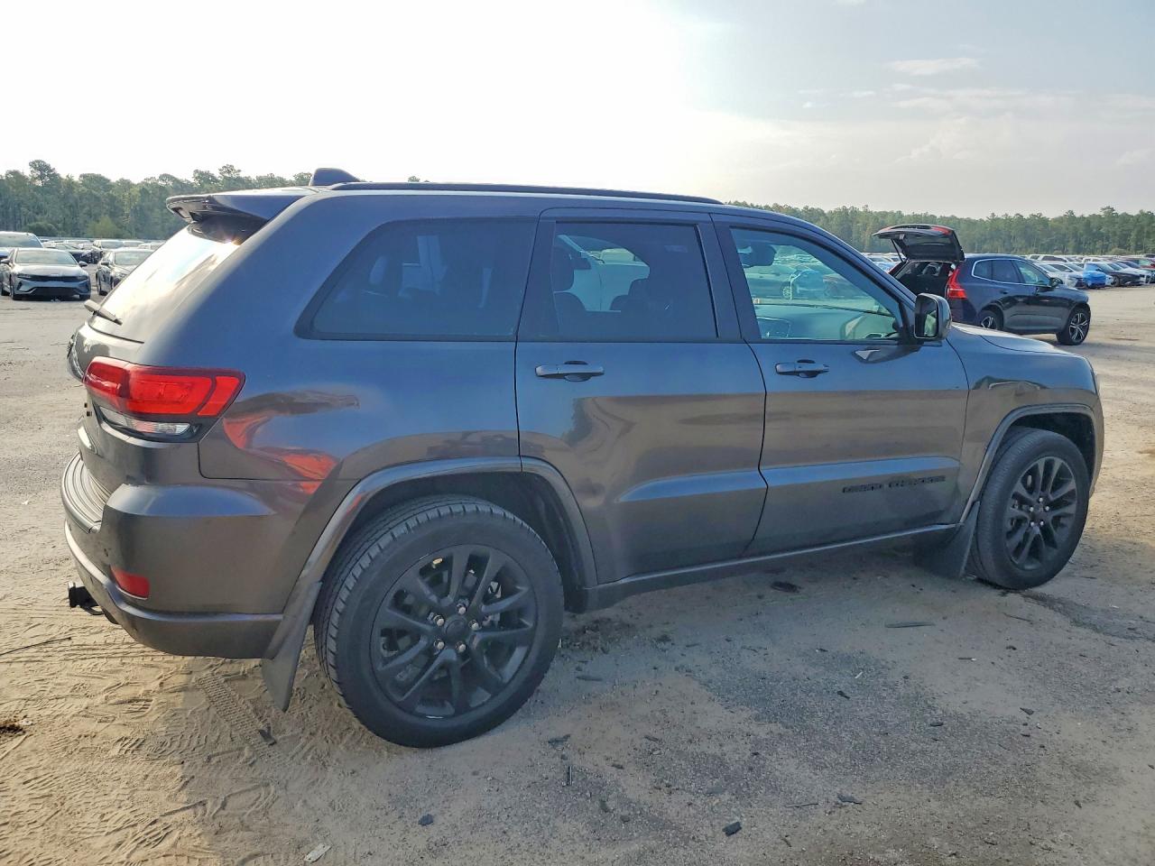 2020 Jeep Grand Cherokee Laredo Серый vin: 1C4RJFAGXLC255602