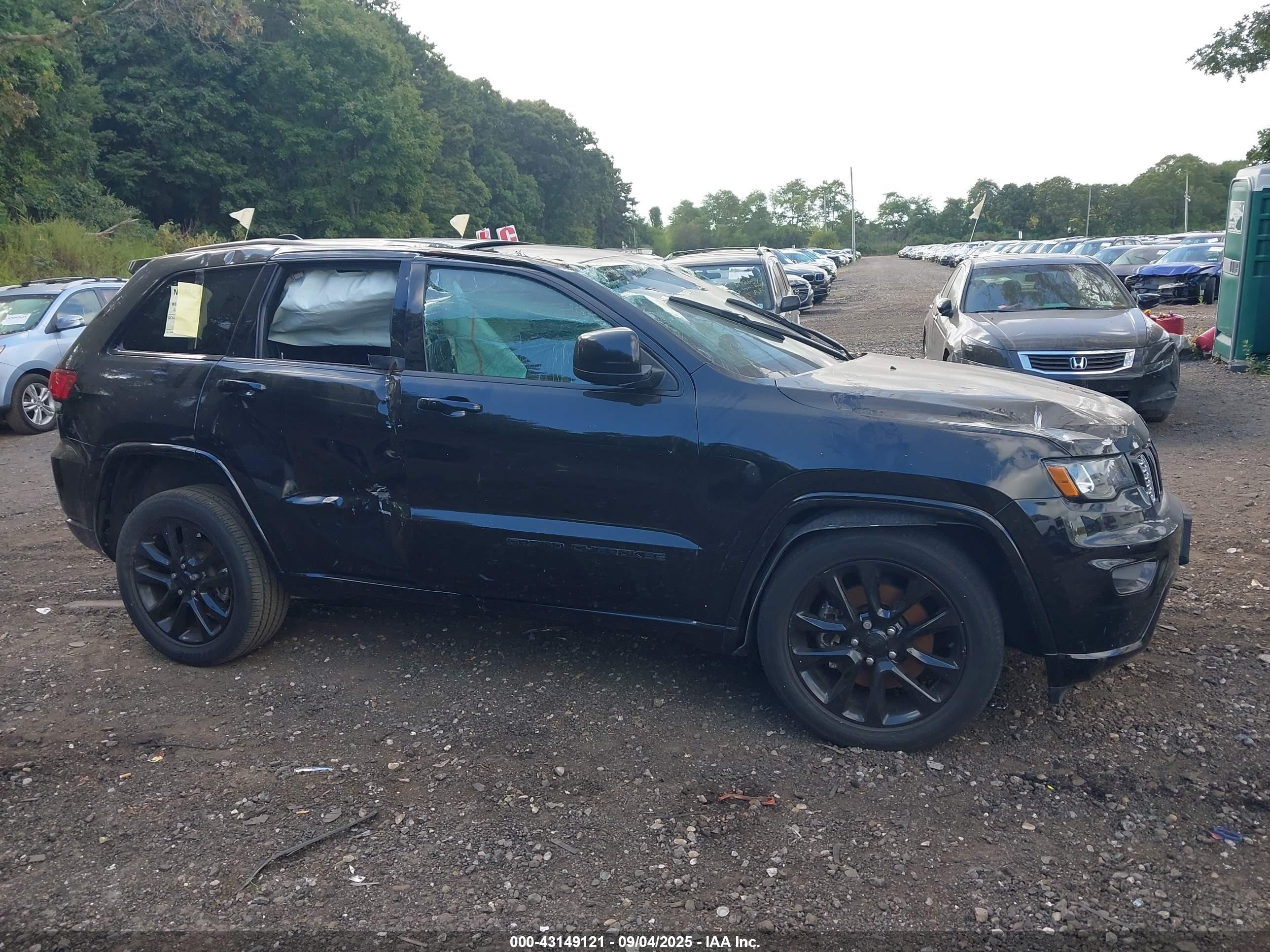 2021 Jeep Grand Cherokee Laredo X 4x4 Черный vin: 1C4RJFAGXMC772268