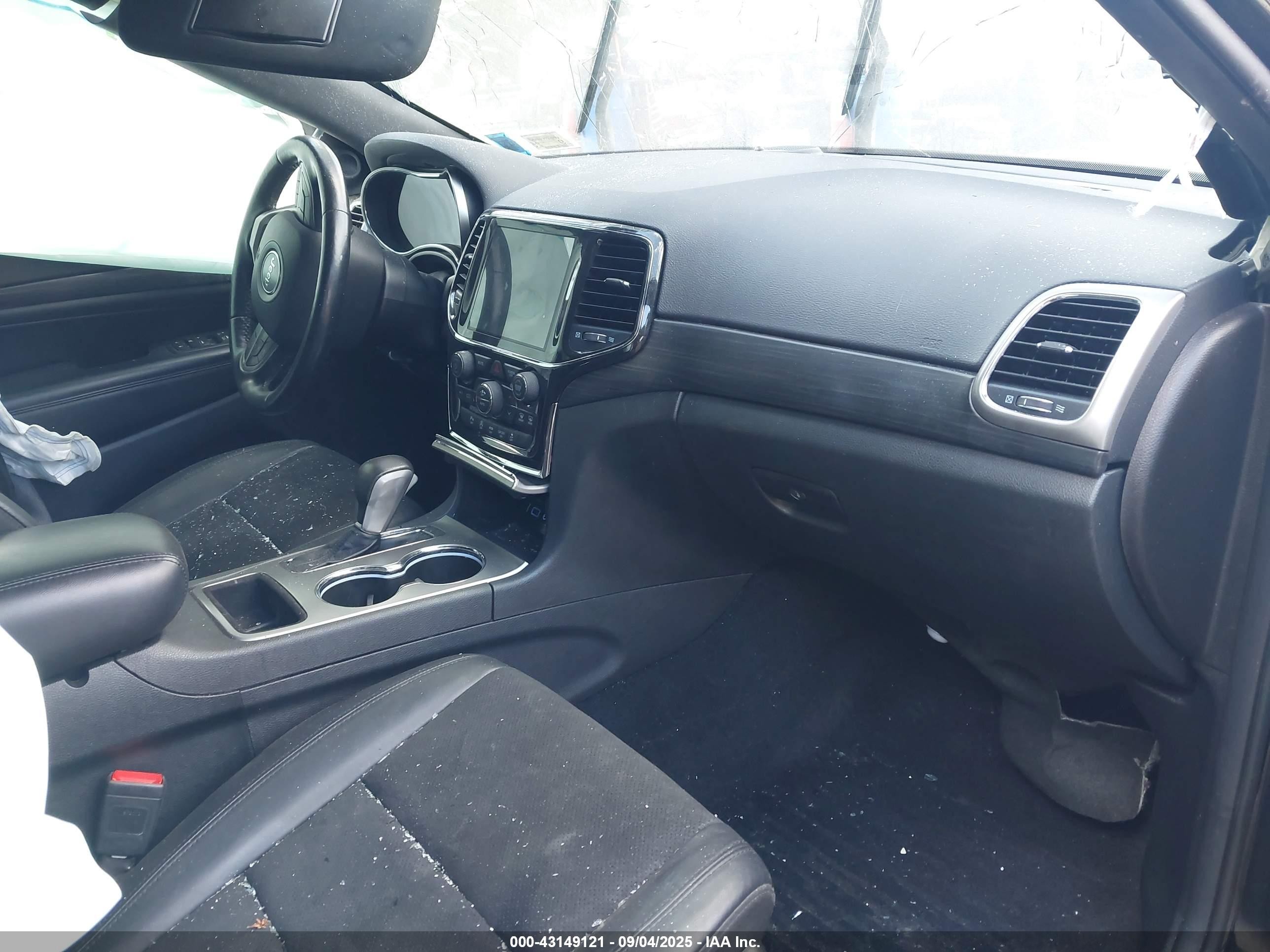 2021 Jeep Grand Cherokee Laredo X 4x4 Черный vin: 1C4RJFAGXMC772268