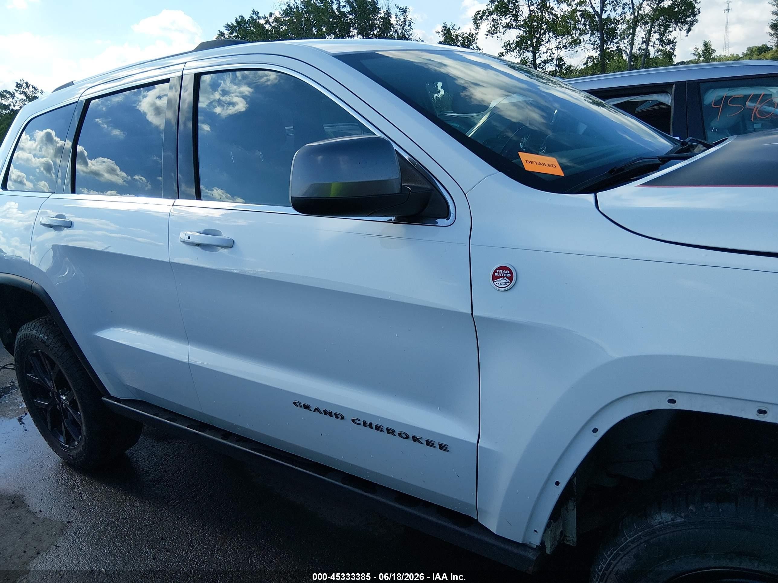 2013 Jeep Grand Cherokee Laredo Trailhawk White vin: 1C4RJFAT0DC614857