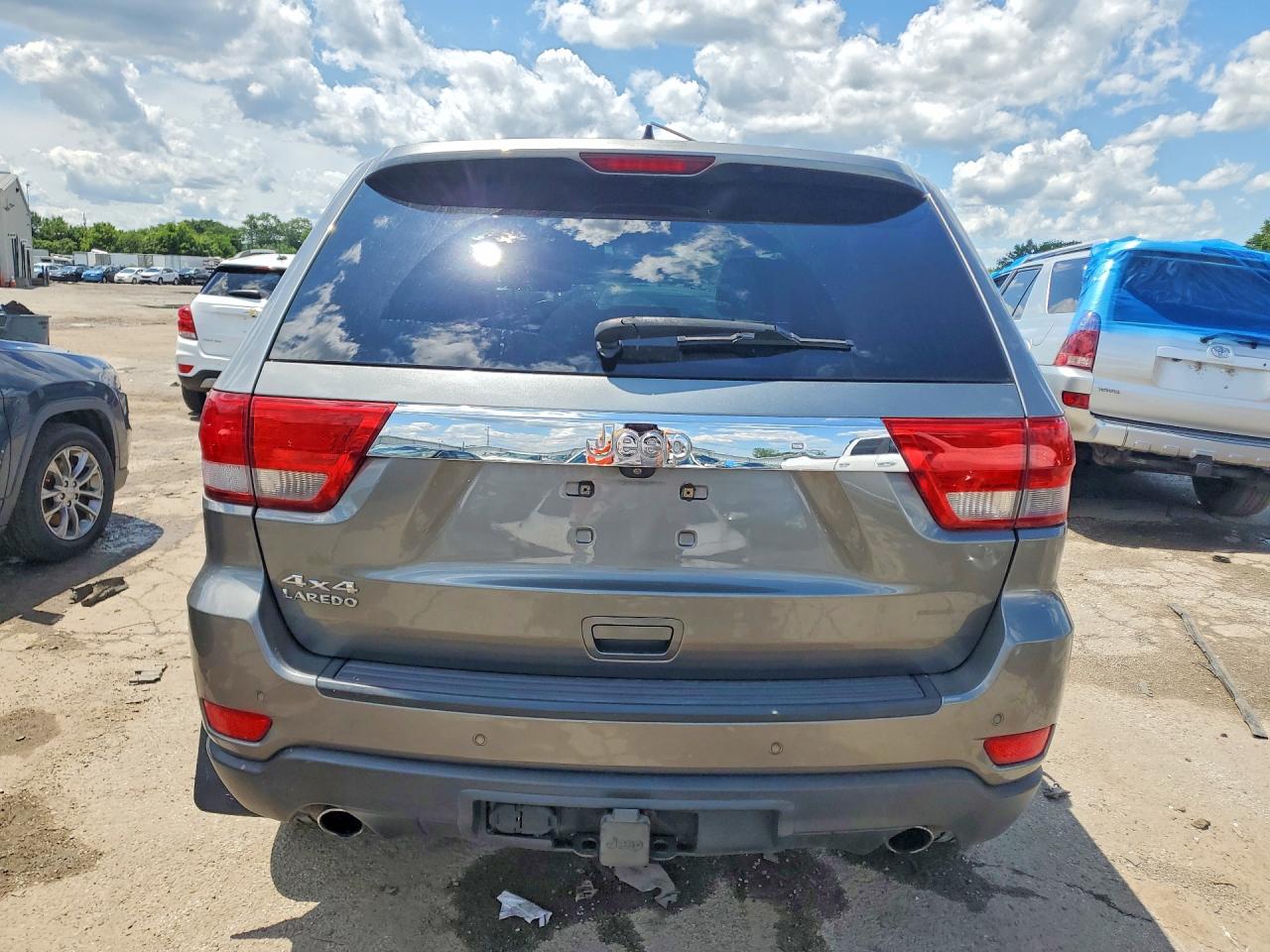 2012 Jeep Grand Cherokee Laredo Gray vin: 1C4RJFAT1CC184903