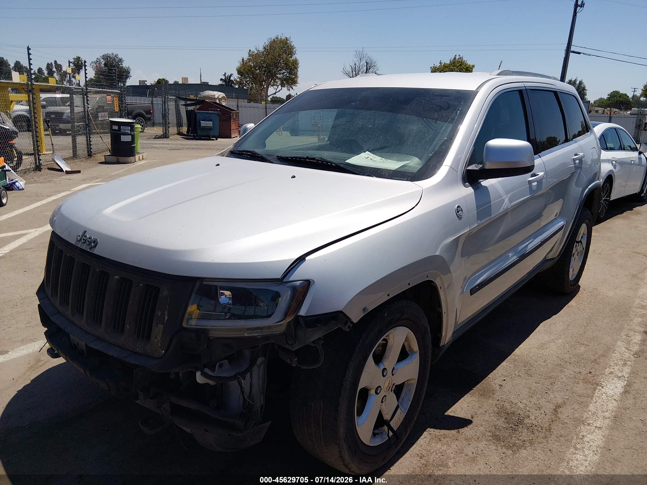 2012 Jeep Grand Cherokee Laredo Silver vin: 1C4RJFAT1CC195318