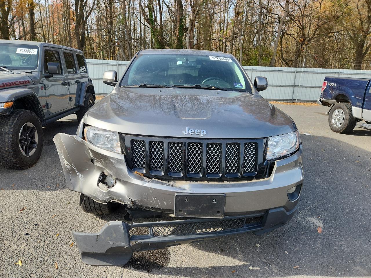 2013 Jeep Grand Cherokee Laredo Gray vin: 1C4RJFAT1DC614978