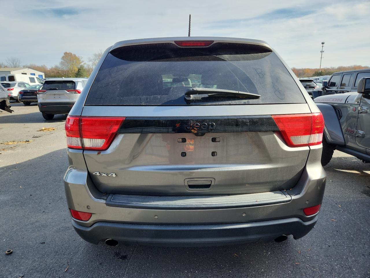 2013 Jeep Grand Cherokee Laredo Gray vin: 1C4RJFAT1DC614978