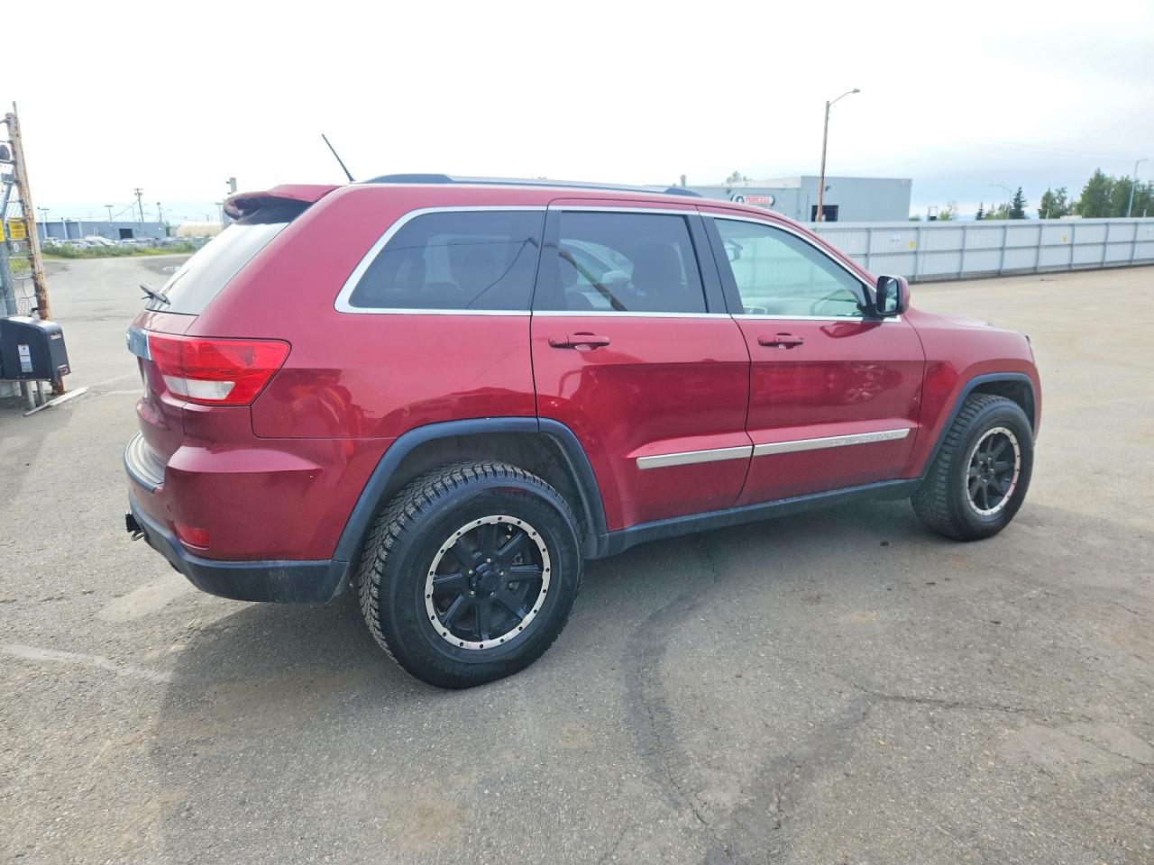 2012 Jeep Grand Cherokee Laredo Red vin: 1C4RJFAT2CC353892
