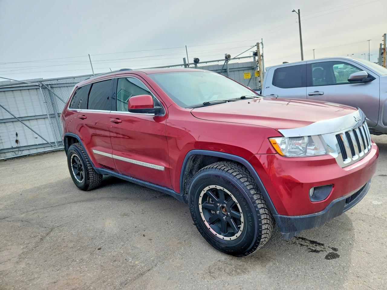 2012 Jeep Grand Cherokee Laredo Red vin: 1C4RJFAT2CC353892