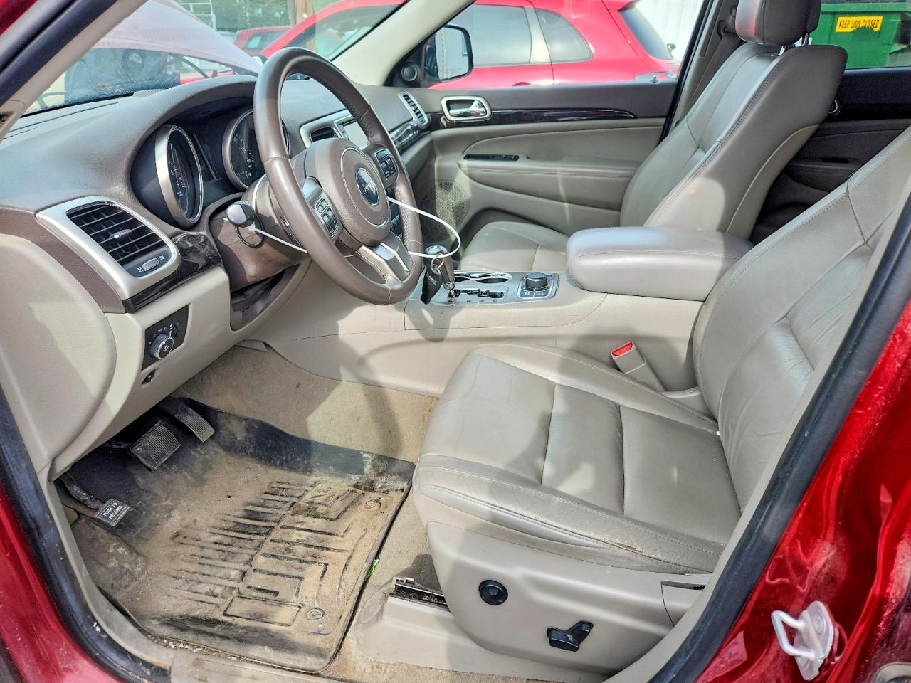 2012 Jeep Grand Cherokee Laredo Red vin: 1C4RJFAT2CC353892