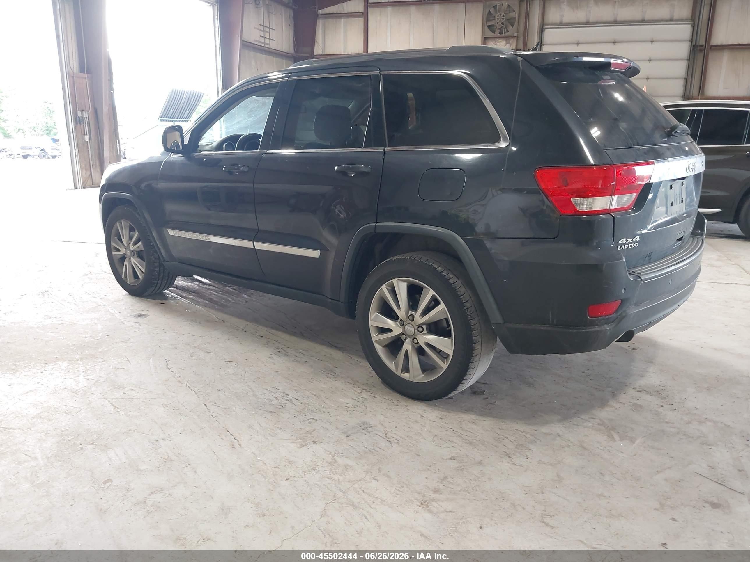 2013 Jeep Grand Cherokee Laredo Gray vin: 1C4RJFAT2DC509964