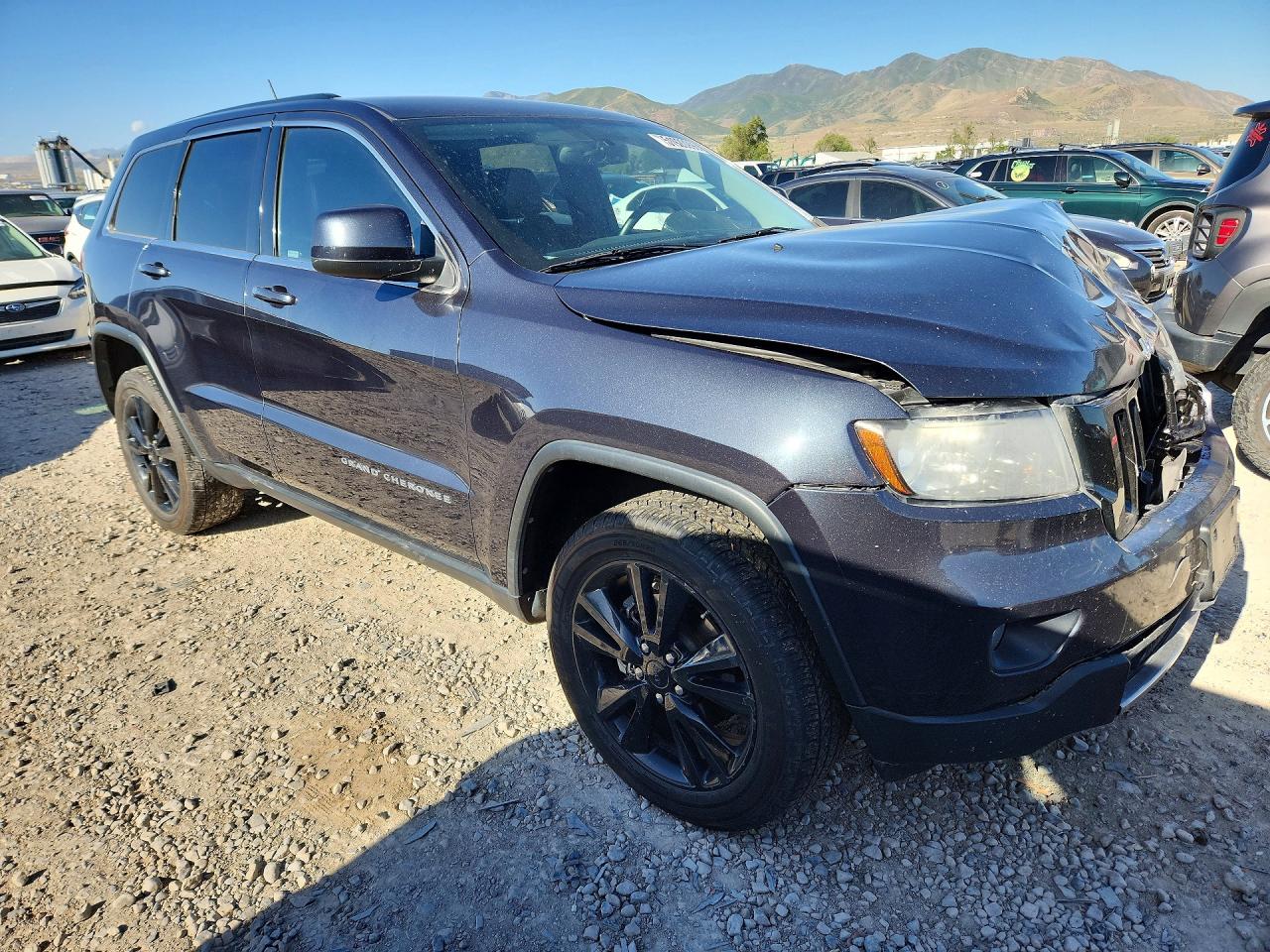 2013 Jeep Grand Cherokee Laredo Gray vin: 1C4RJFAT2DC589976
