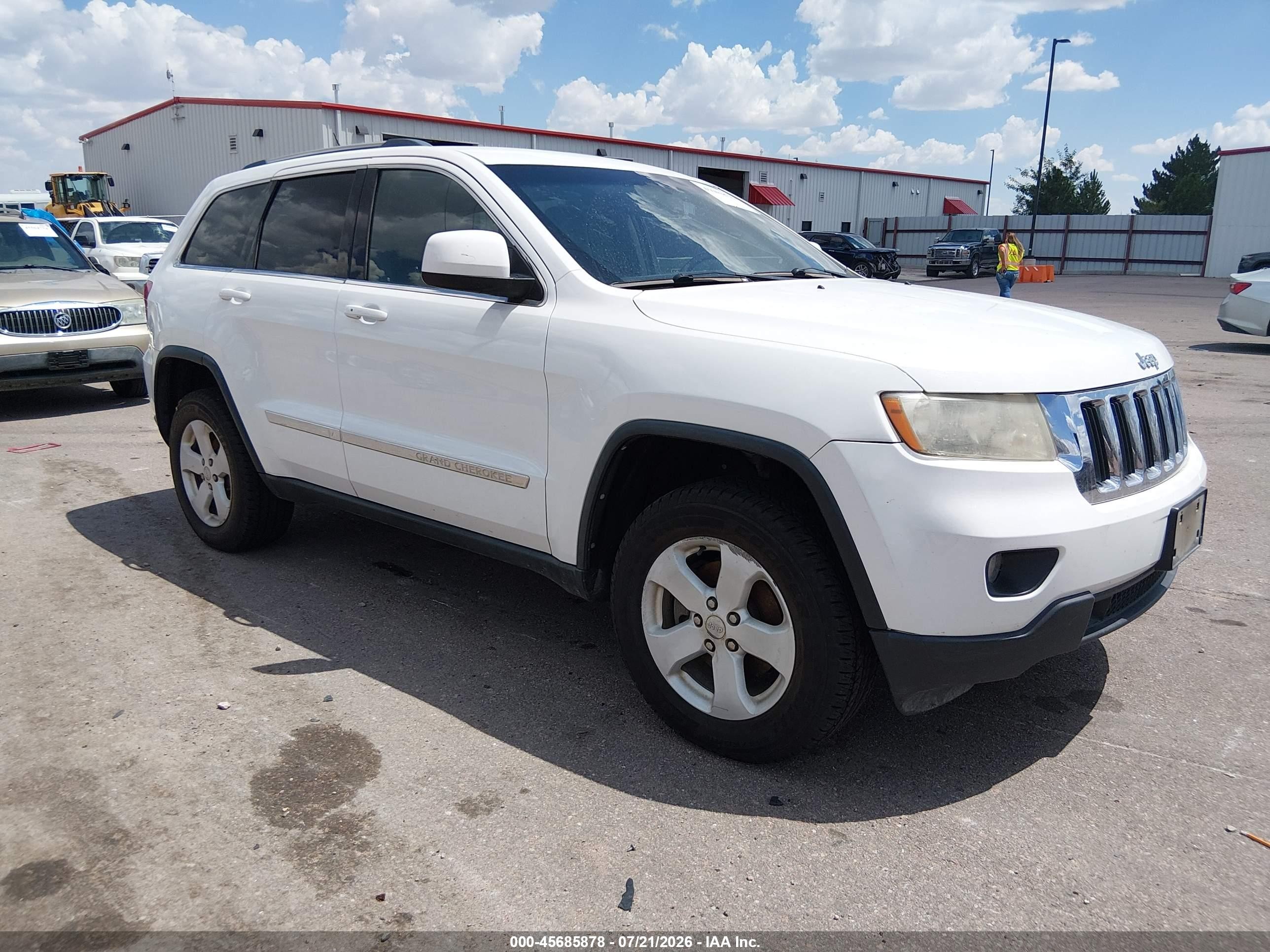 2013 Jeep Grand Cherokee Laredo White vin: 1C4RJFAT3DC571406