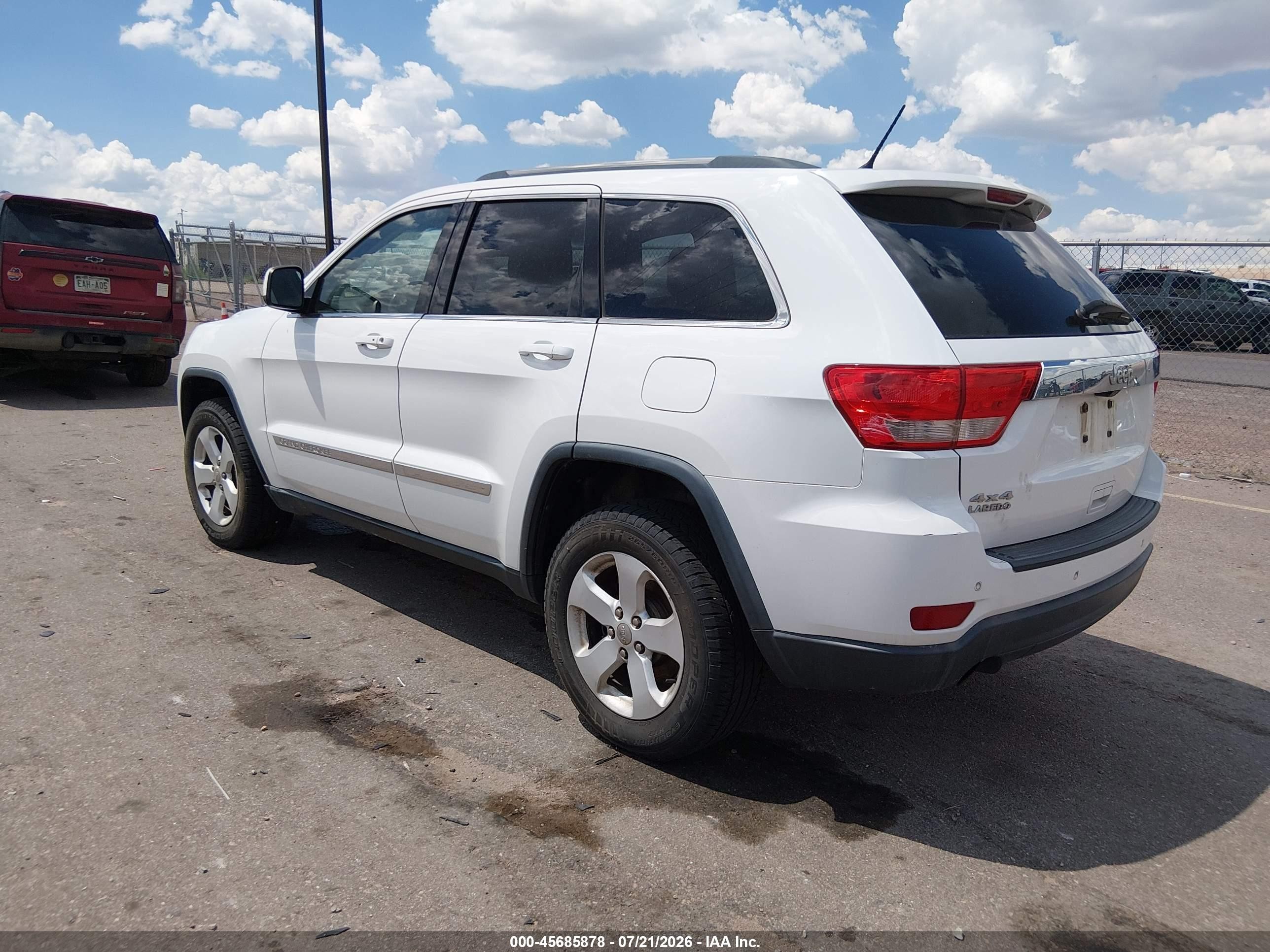 2013 Jeep Grand Cherokee Laredo White vin: 1C4RJFAT3DC571406