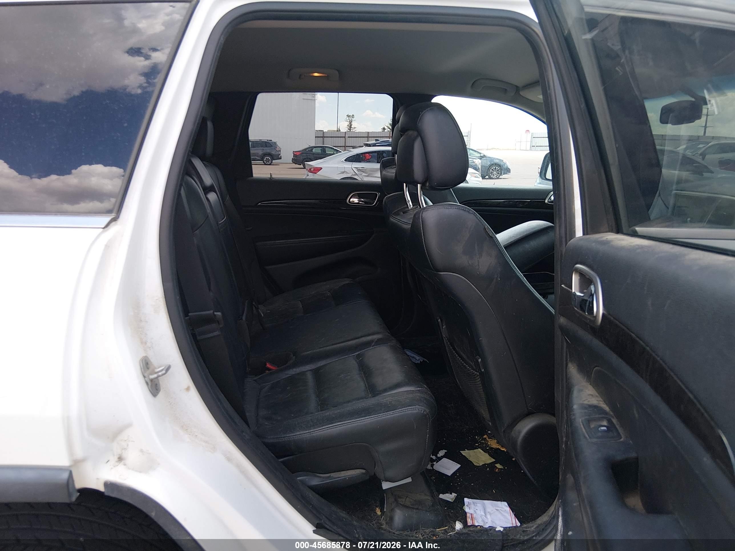 2013 Jeep Grand Cherokee Laredo White vin: 1C4RJFAT3DC571406