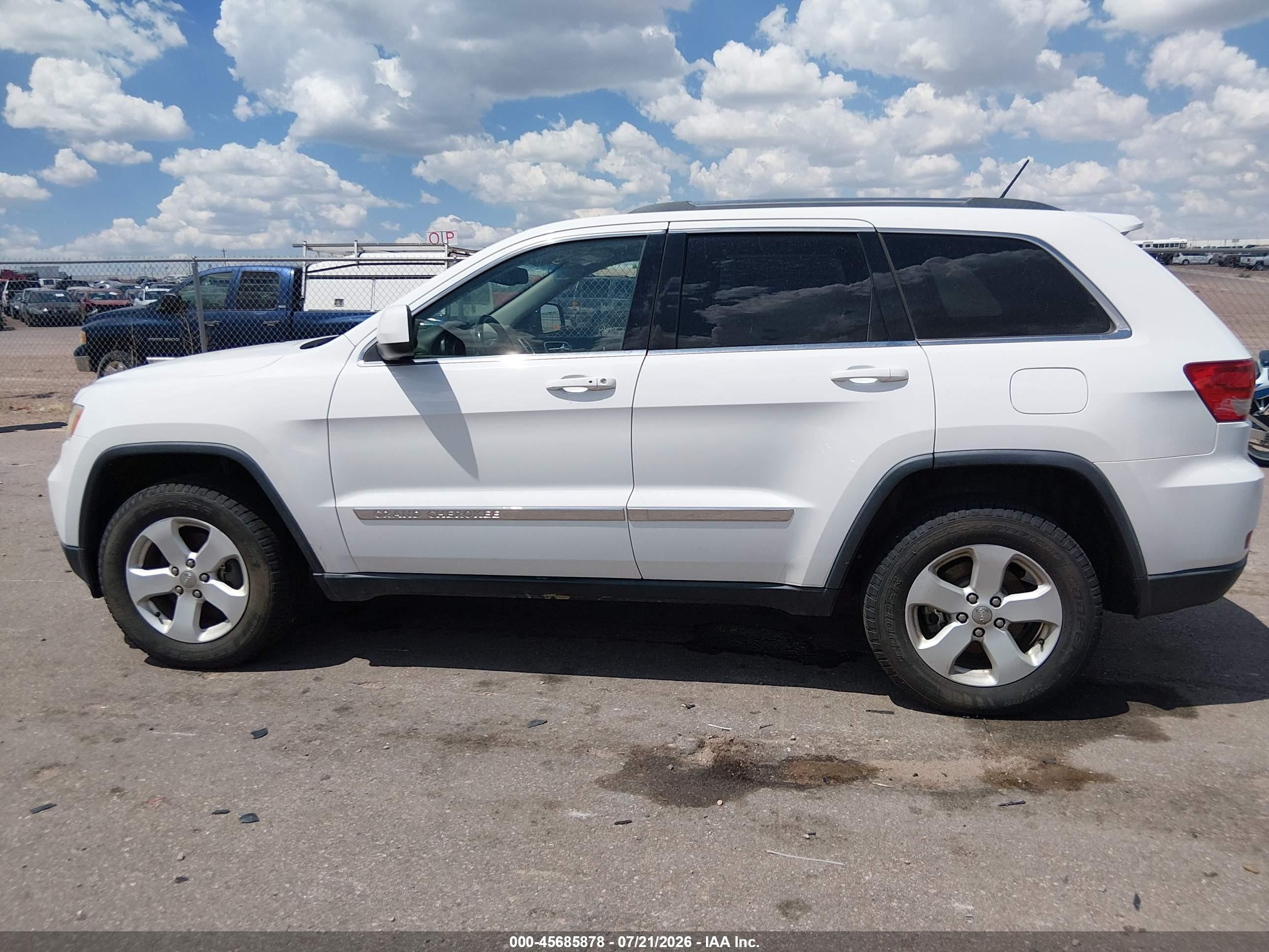2013 Jeep Grand Cherokee Laredo White vin: 1C4RJFAT3DC571406
