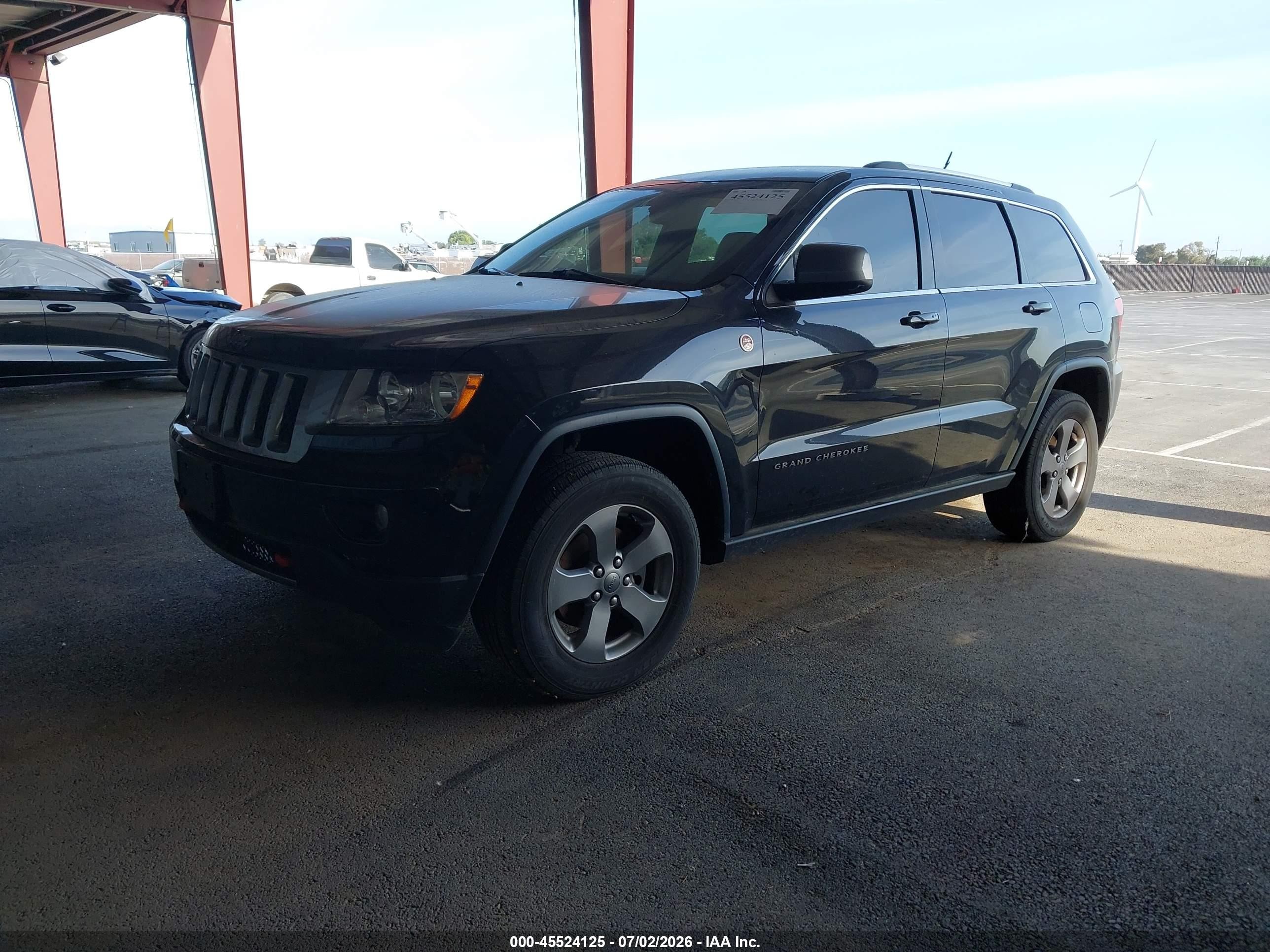 2013 Jeep Grand Cherokee Laredo Trailhawk Gray vin: 1C4RJFAT3DC577870