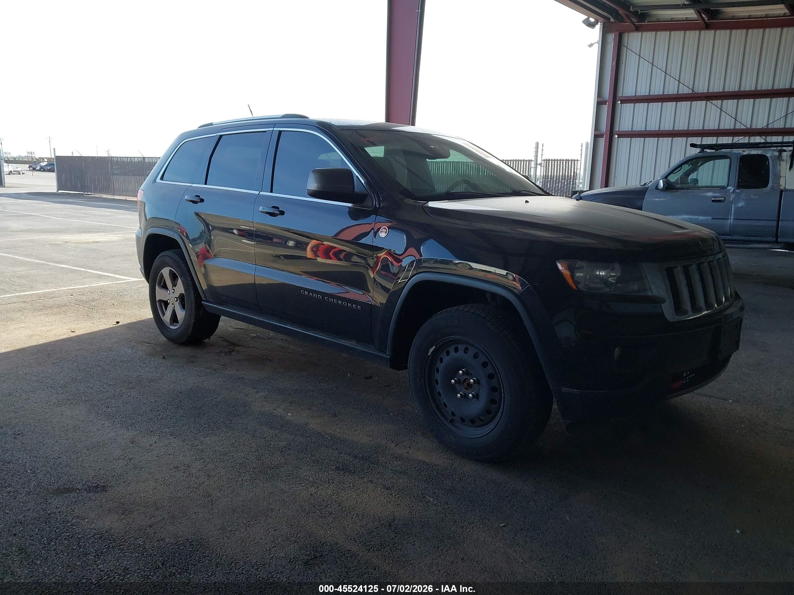 2013 Jeep Grand Cherokee Laredo Trailhawk Gray vin: 1C4RJFAT3DC577870